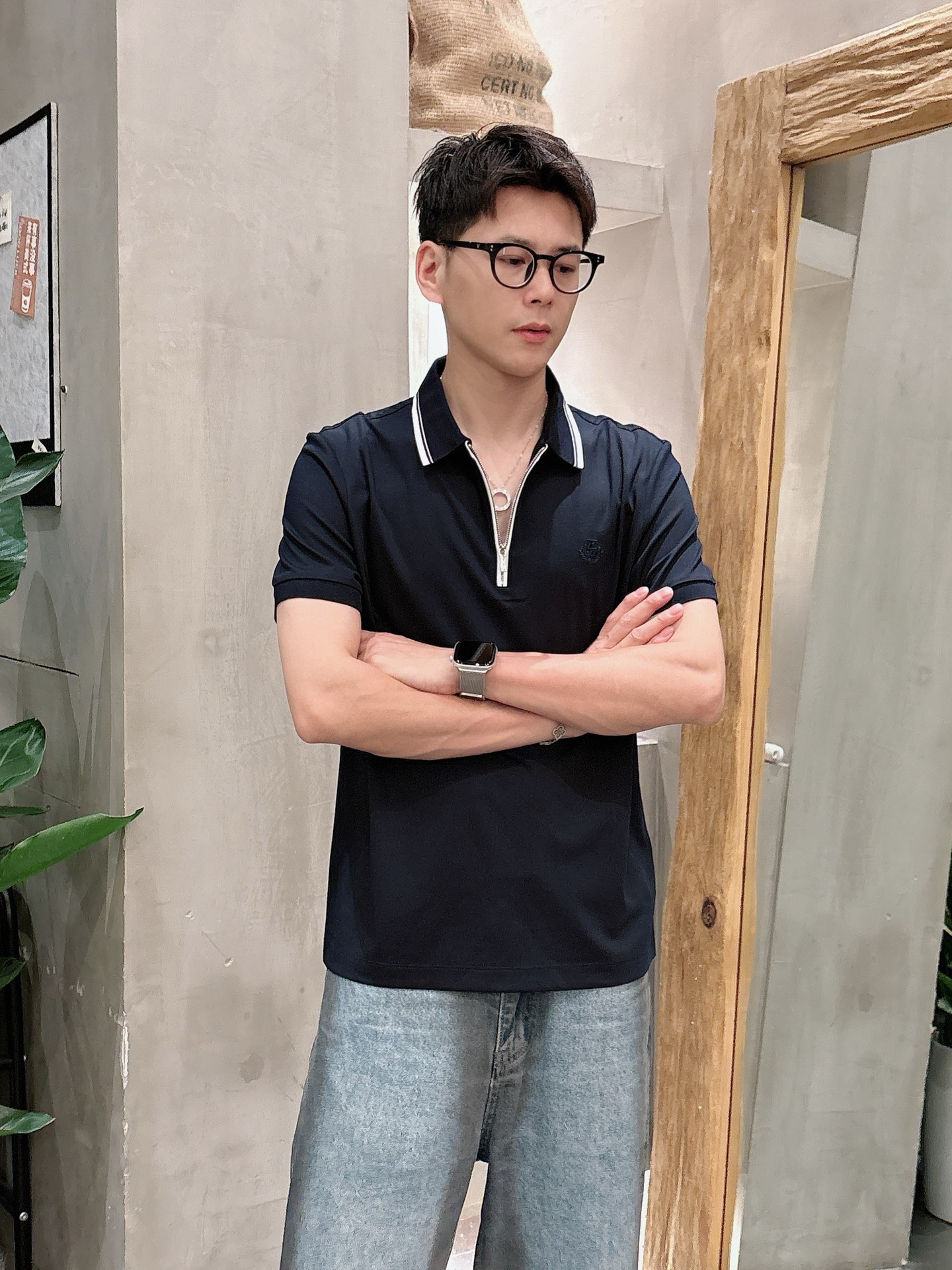  
lP🆕夏季新品翻领Polo短袖
时尚单品设计，更加时尚舒适，高标准定制，上身非常有型，奢华品牌经典L