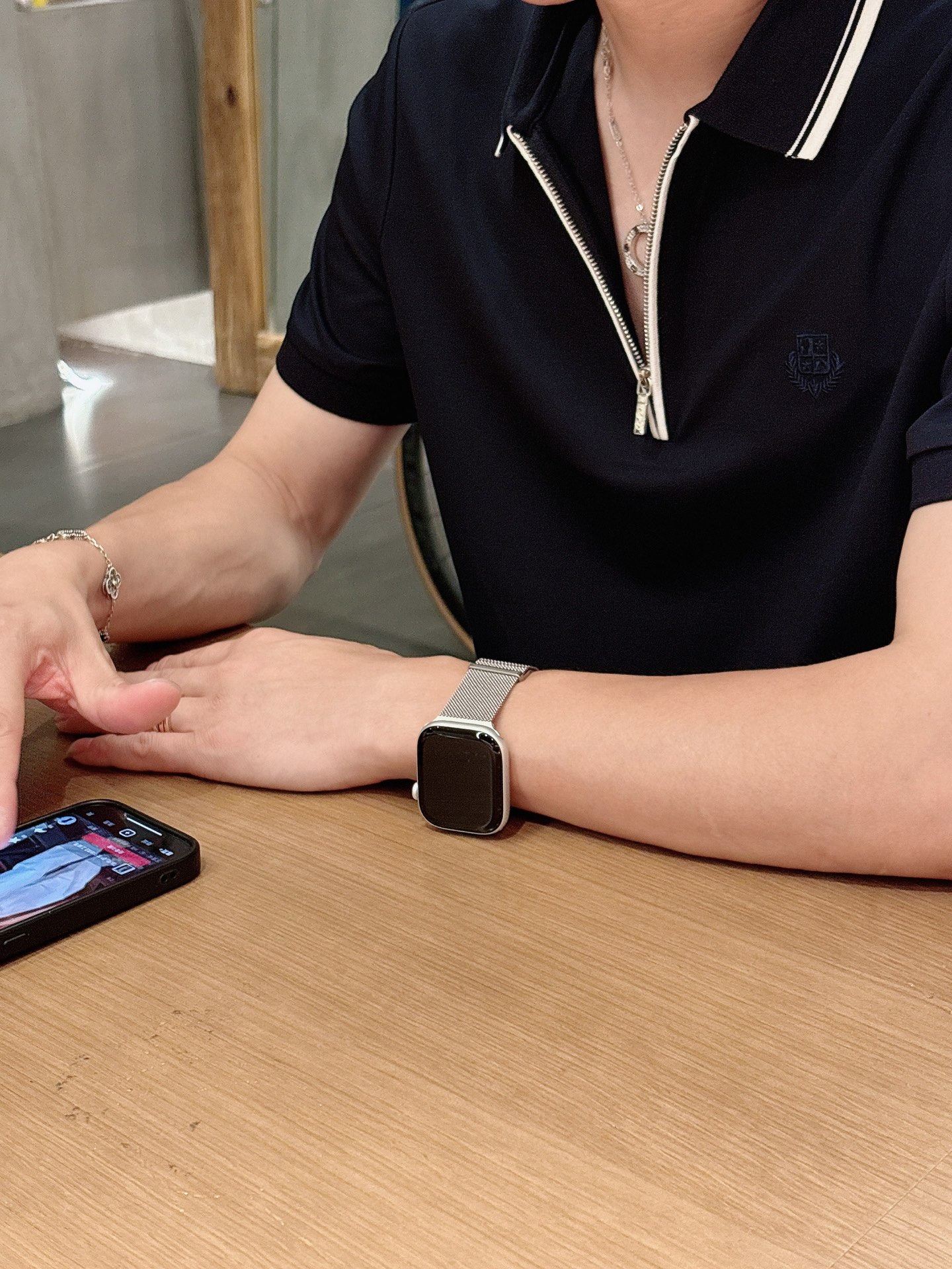  
lP🆕夏季新品翻领Polo短袖
时尚单品设计，更加时尚舒适，高标准定制，上身非常有型，奢华品牌经典L