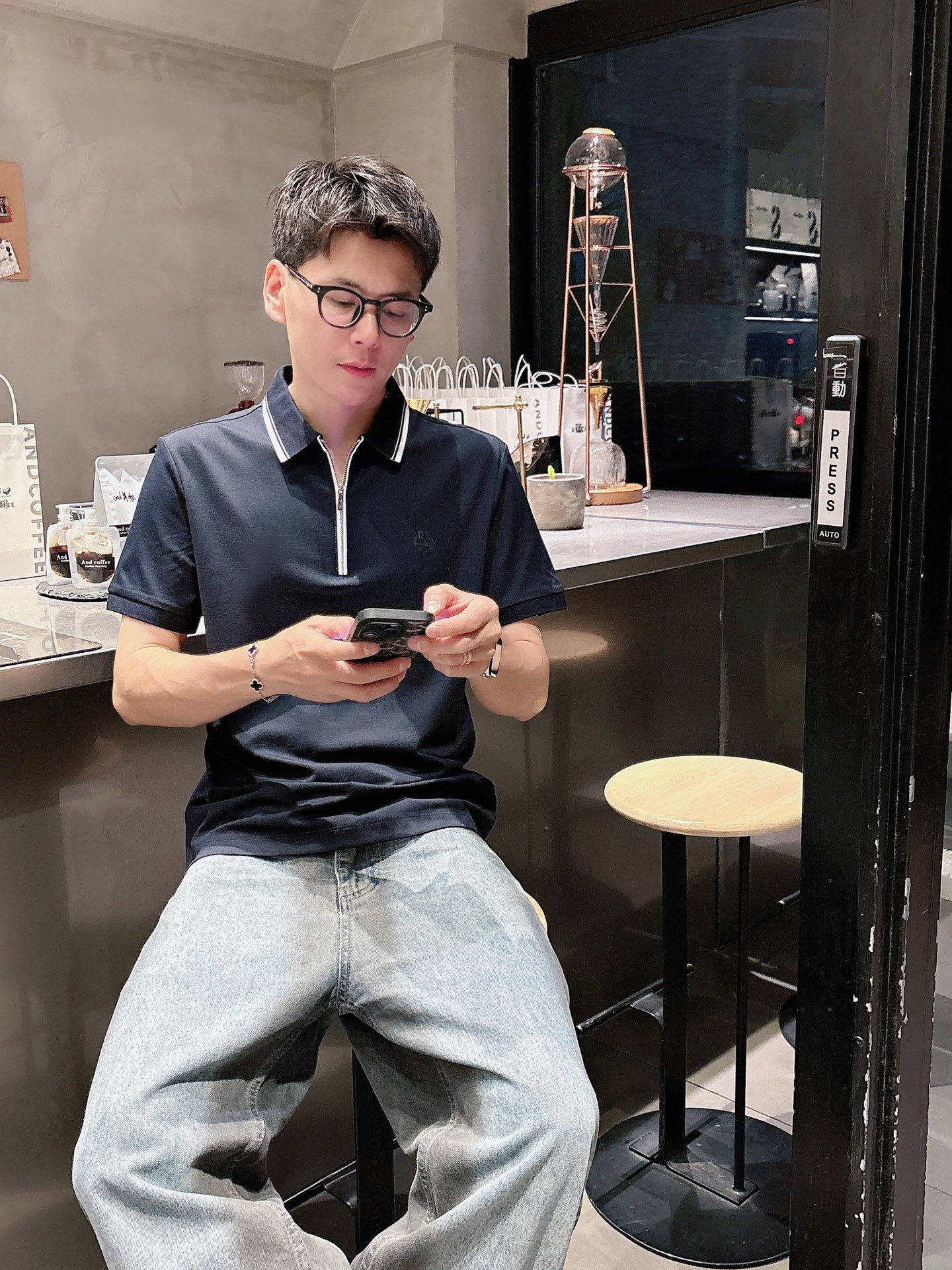  
lP🆕夏季新品翻领Polo短袖
时尚单品设计，更加时尚舒适，高标准定制，上身非常有型，奢华品牌经典L