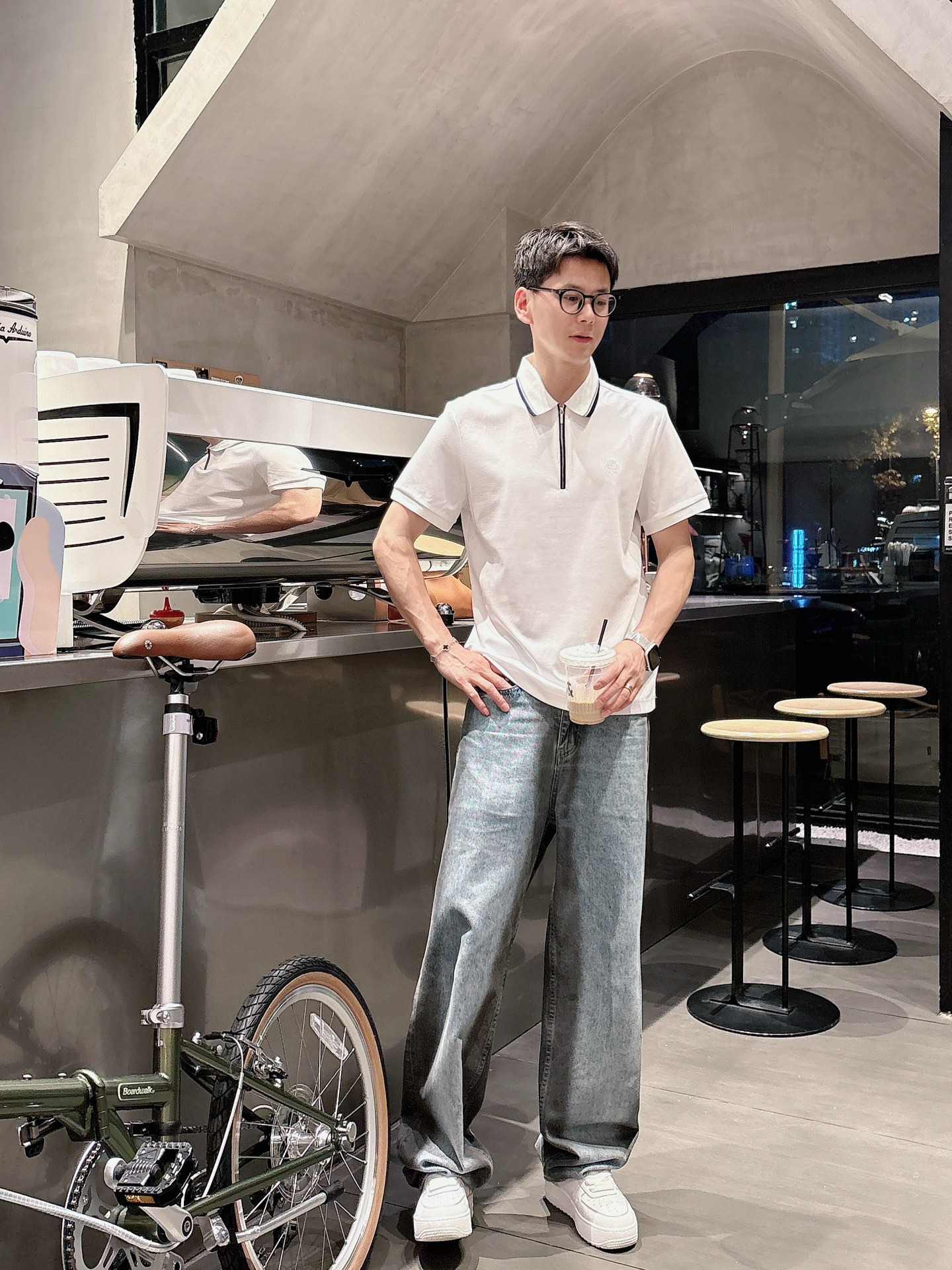  
lP🆕夏季新品翻领Polo短袖
时尚单品设计，更加时尚舒适，高标准定制，上身非常有型，奢华品牌经典L