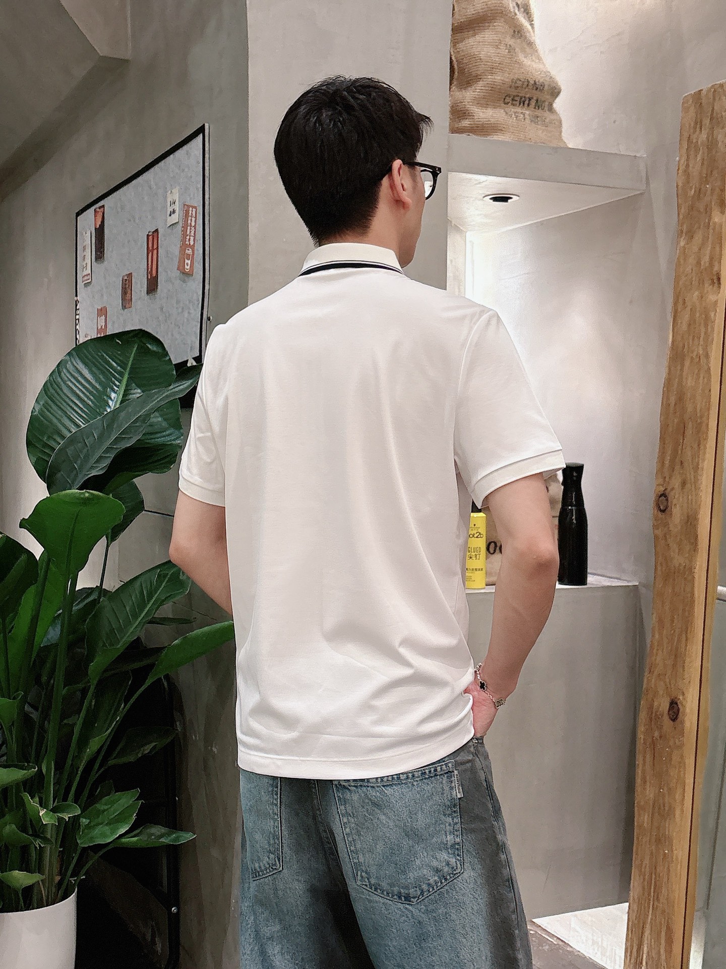  
lP🆕夏季新品翻领Polo短袖
时尚单品设计，更加时尚舒适，高标准定制，上身非常有型，奢华品牌经典L