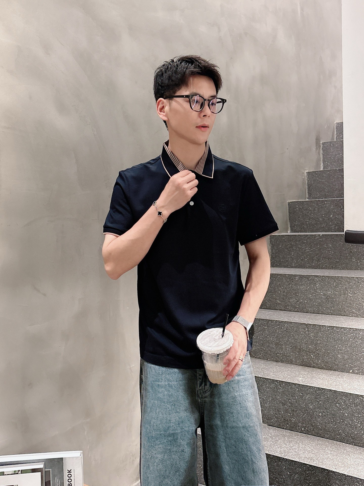  
lP🆕夏季新品翻领Polo短袖
时尚单品设计，更加时尚舒适，高标准定制，上身非常有型，奢华品牌经典L