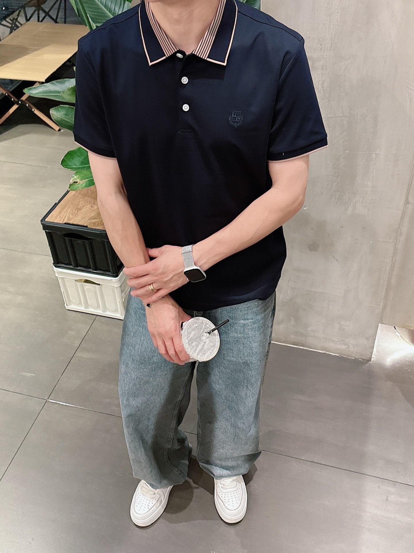  
lP🆕夏季新品翻领Polo短袖
时尚单品设计，更加时尚舒适，高标准定制，上身非常有型，奢华品牌经典L