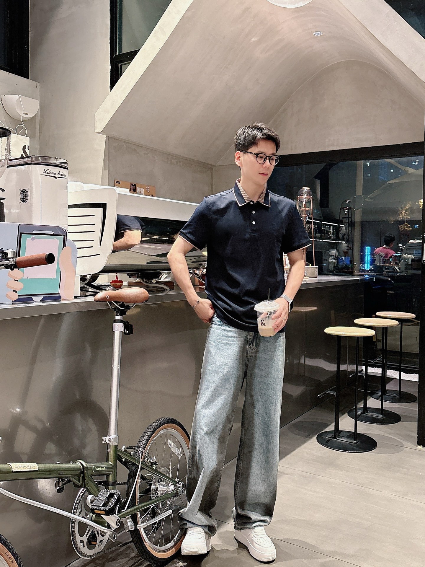  
lP🆕夏季新品翻领Polo短袖
时尚单品设计，更加时尚舒适，高标准定制，上身非常有型，奢华品牌经典L