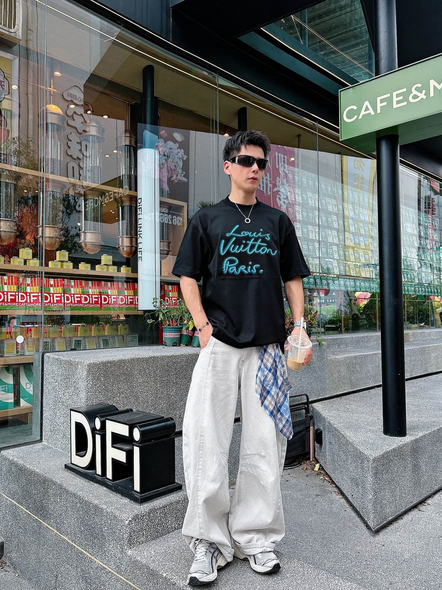 。上新lv 25 SS 新疆长绒棉 上身舒适亲肤 纯棉质感 经典百搭 黑白 码数M-3Xl