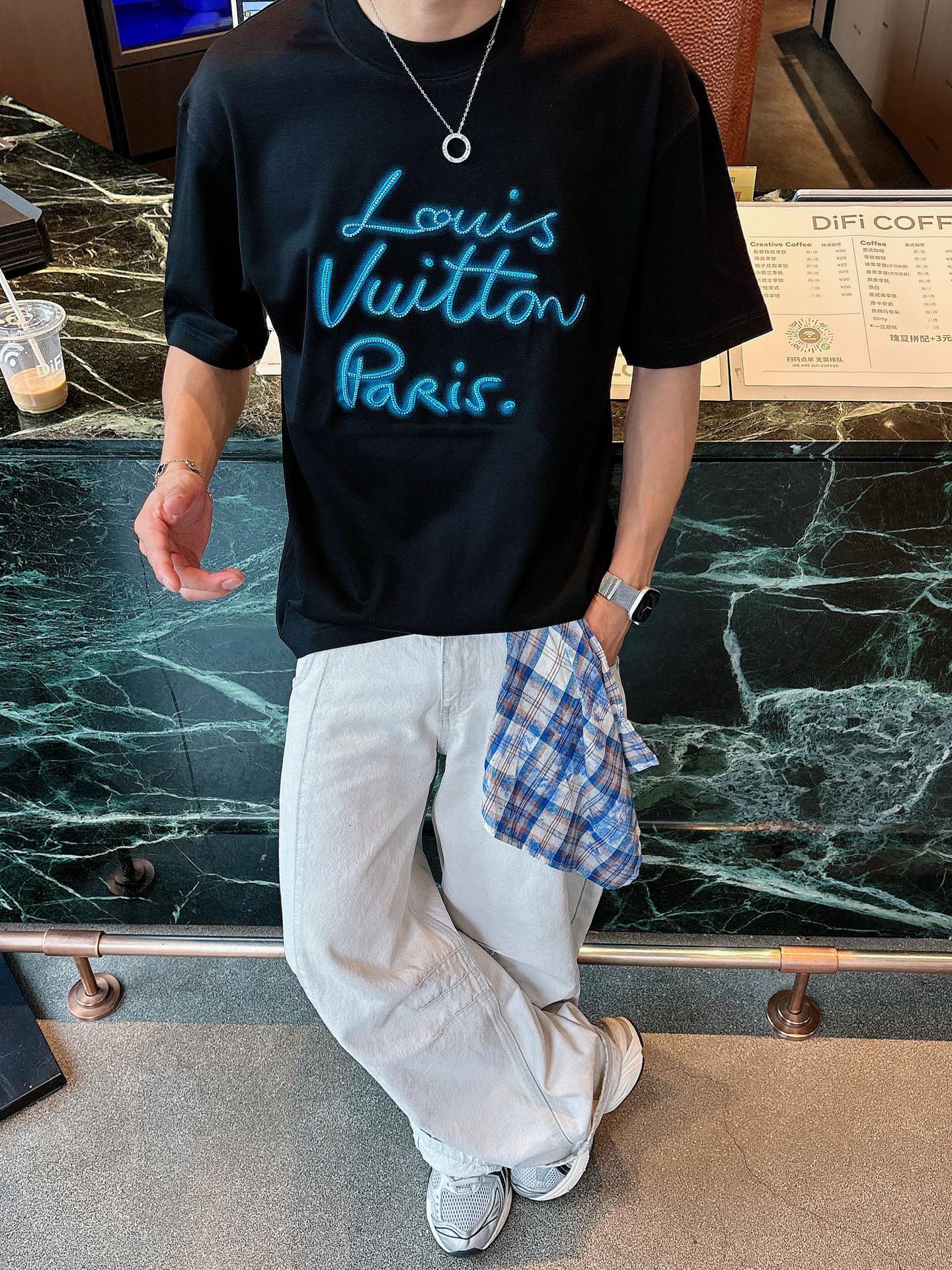 。上新lv 25 SS 新疆长绒棉 上身舒适亲肤 纯棉质感 经典百搭 黑白 码数M-3Xl