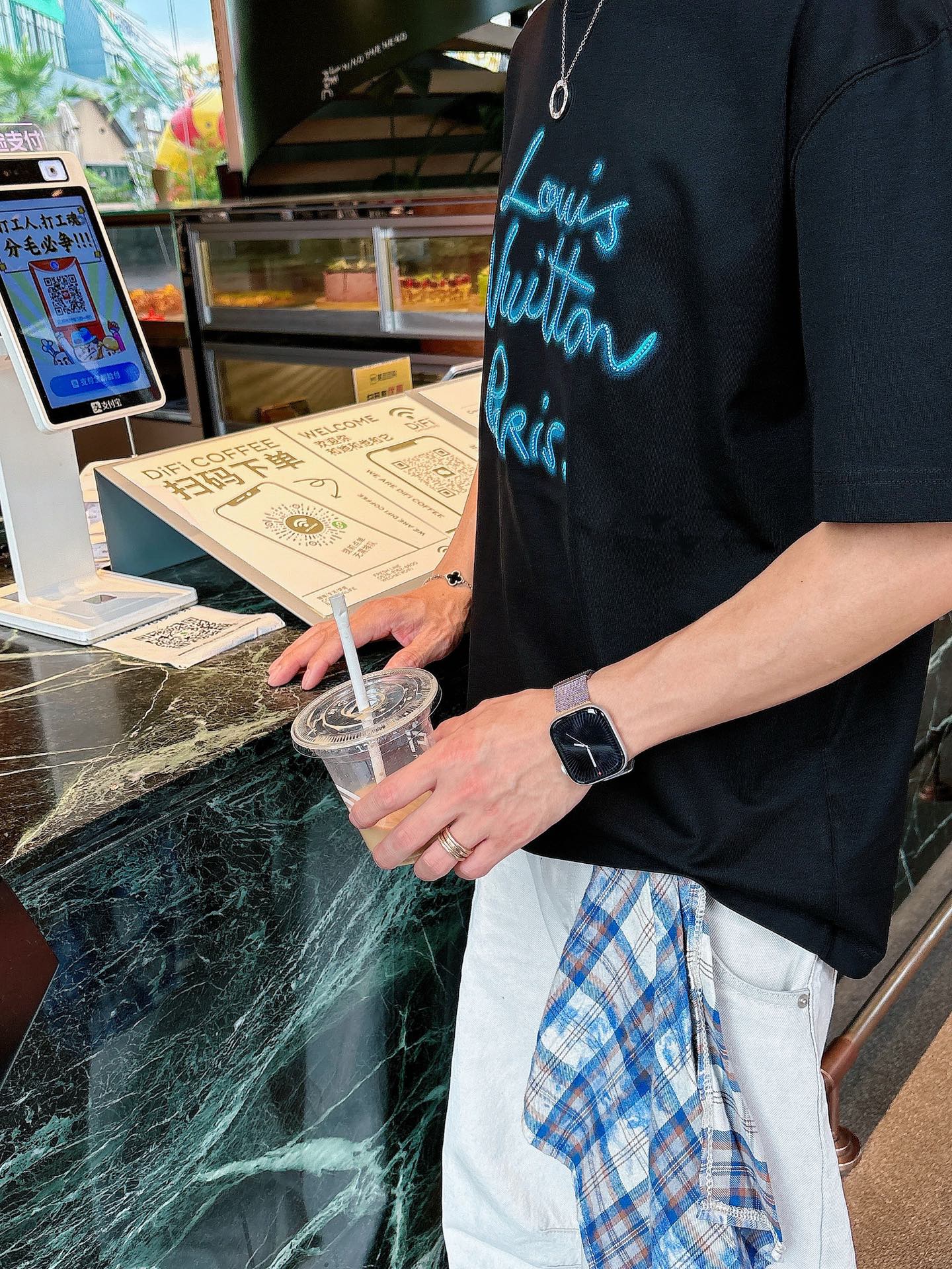 。上新lv 25 SS 新疆长绒棉 上身舒适亲肤 纯棉质感 经典百搭 黑白 码数M-3Xl