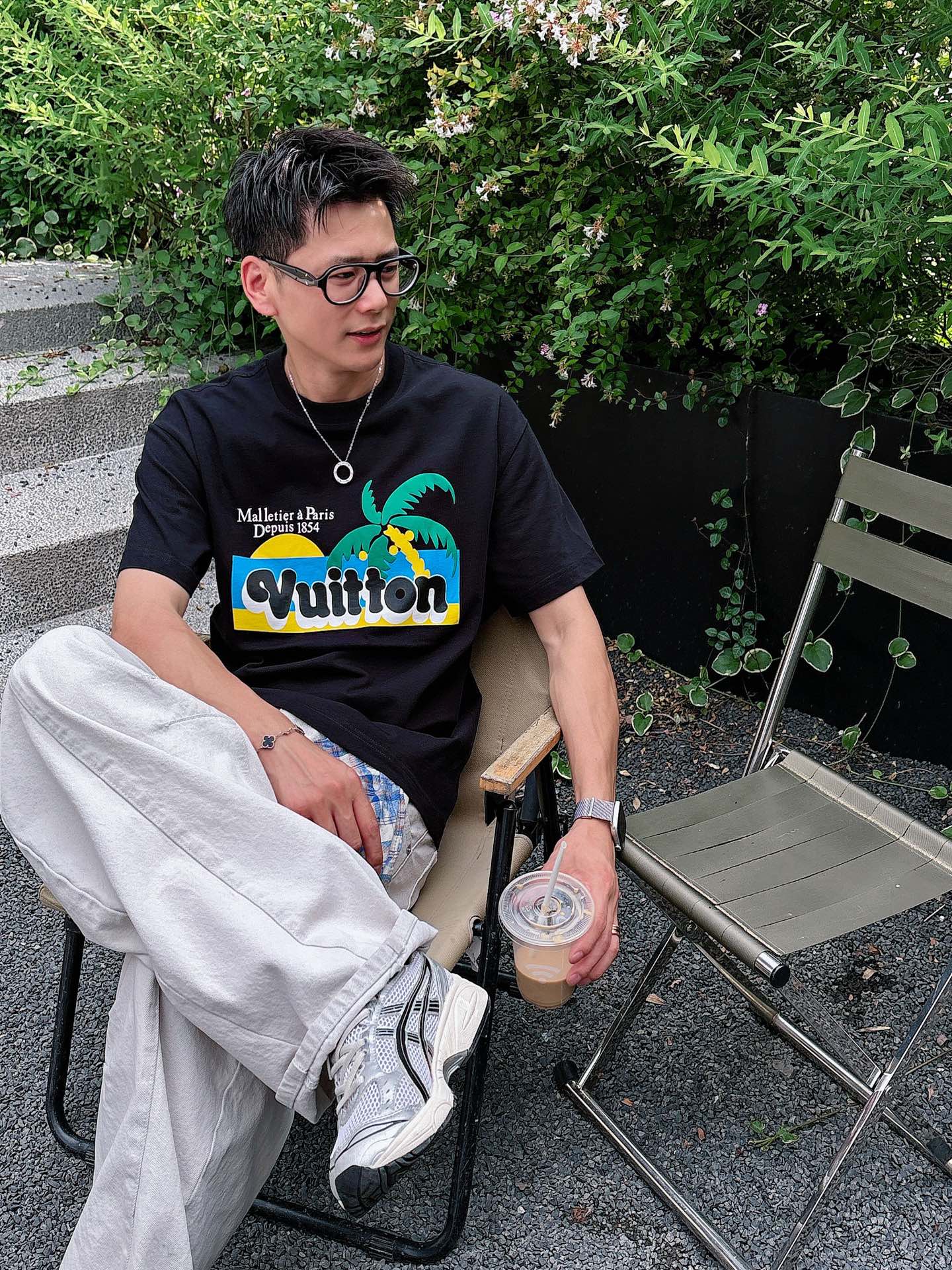  lv。春夏新款首发专柜最新款短袖圆领T恤 高端订制 设计前卫时尚！品牌logo重工艺设计 高端定制23