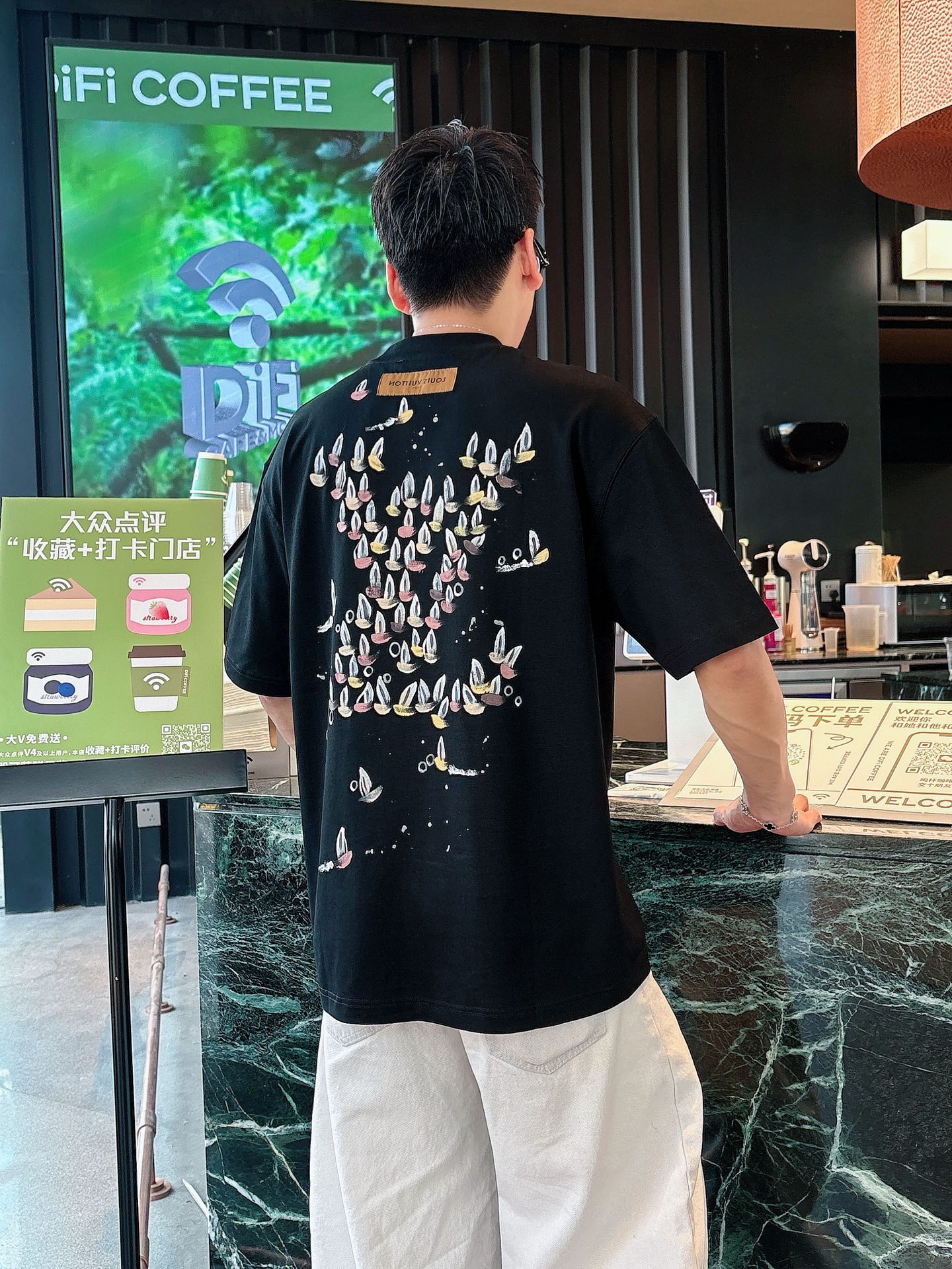 。lv 手绘上新25 SS 新疆长绒棉 上身舒适亲肤 纯棉质感 经典百搭 黑白 码数M-3Xl