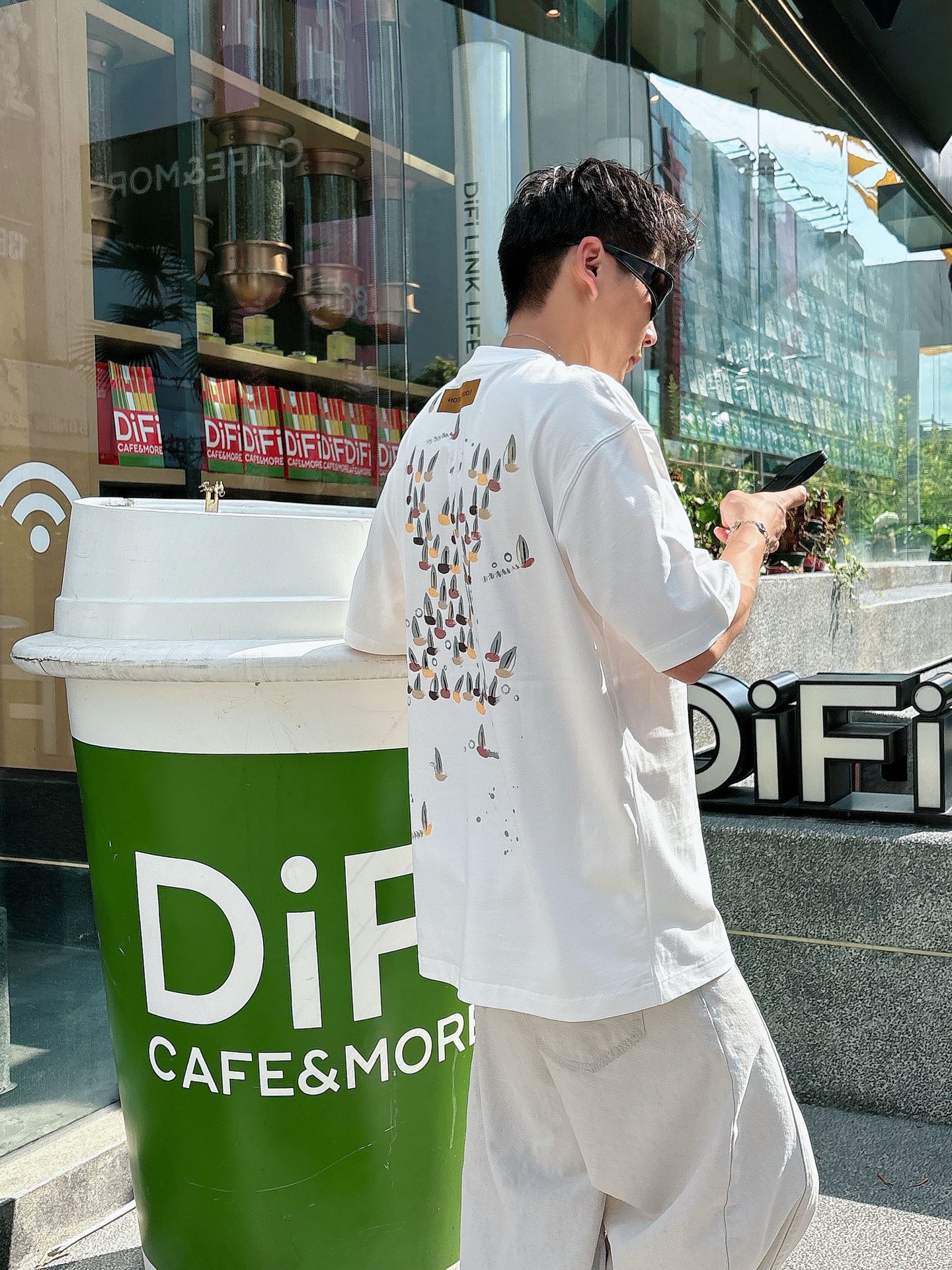 。lv 手绘上新25 SS 新疆长绒棉 上身舒适亲肤 纯棉质感 经典百搭 黑白 码数M-3Xl