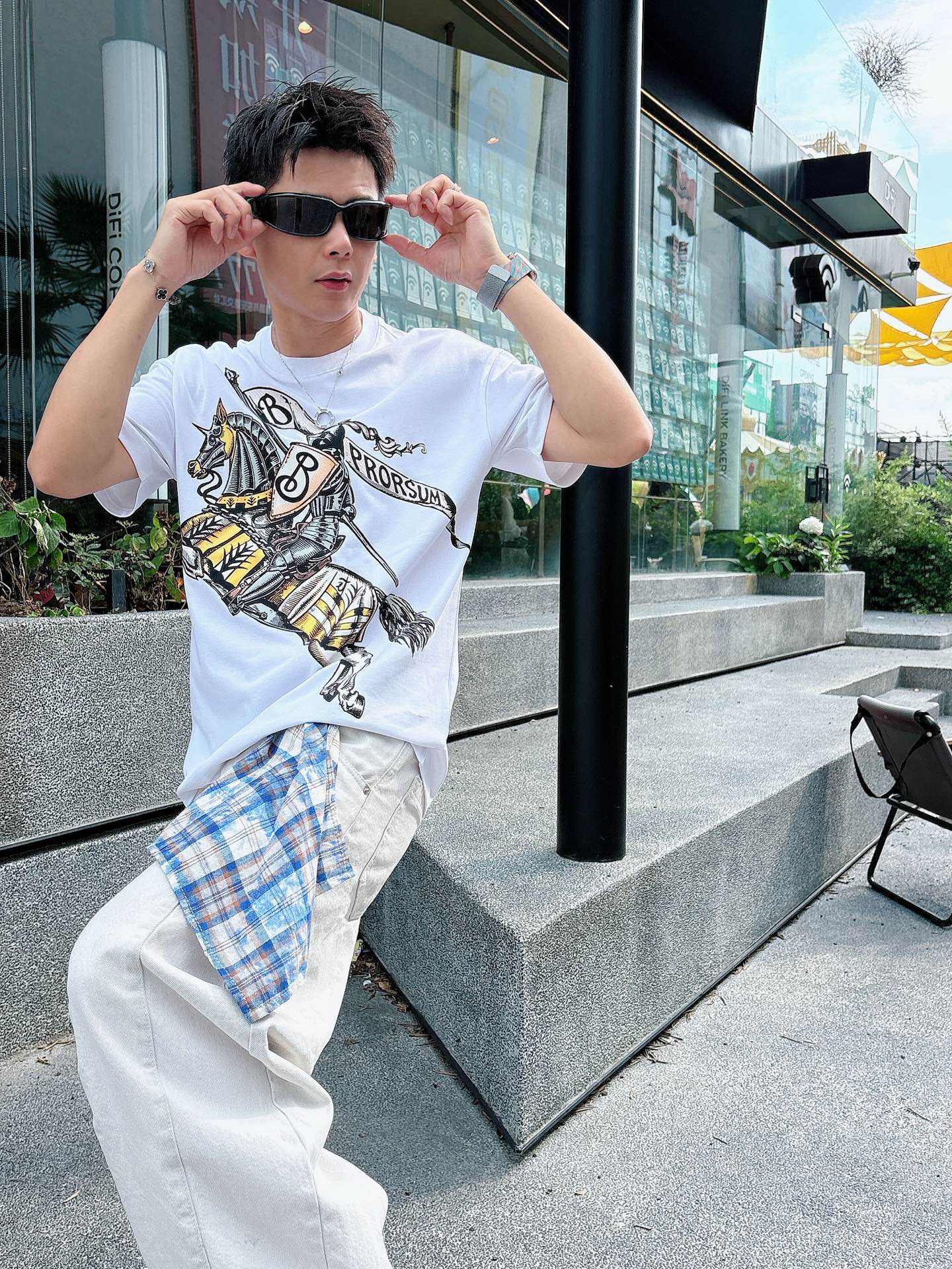  巴宝。春夏新款首发专柜最新款短袖圆领T恤 高端订制 设计前卫时尚！品牌logo重工艺设计 高端定制23