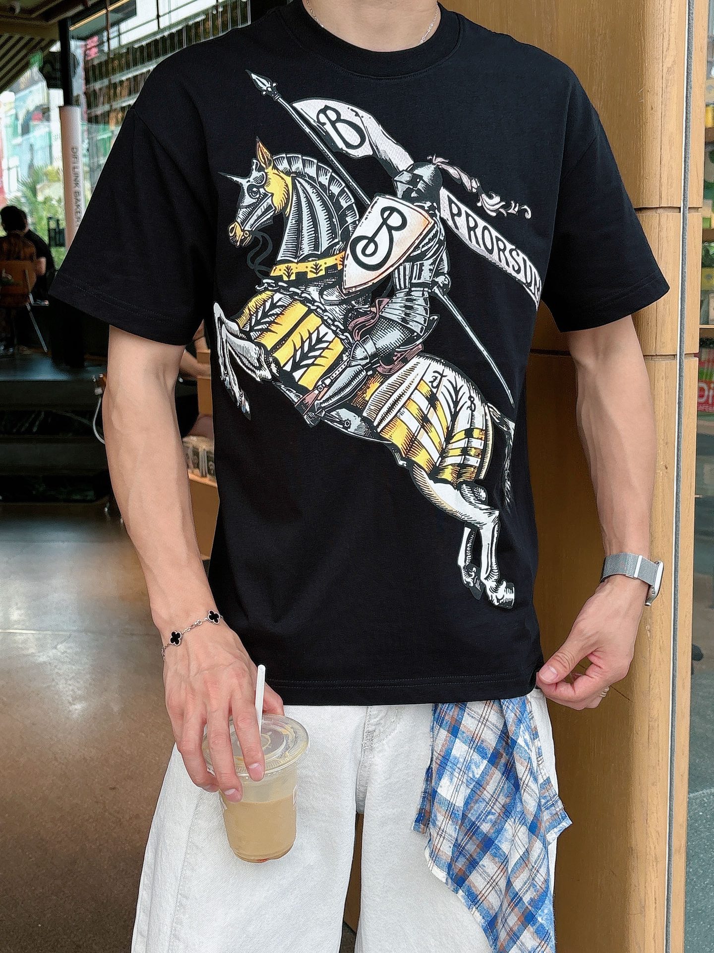  巴宝。春夏新款首发专柜最新款短袖圆领T恤 高端订制 设计前卫时尚！品牌logo重工艺设计 高端定制23