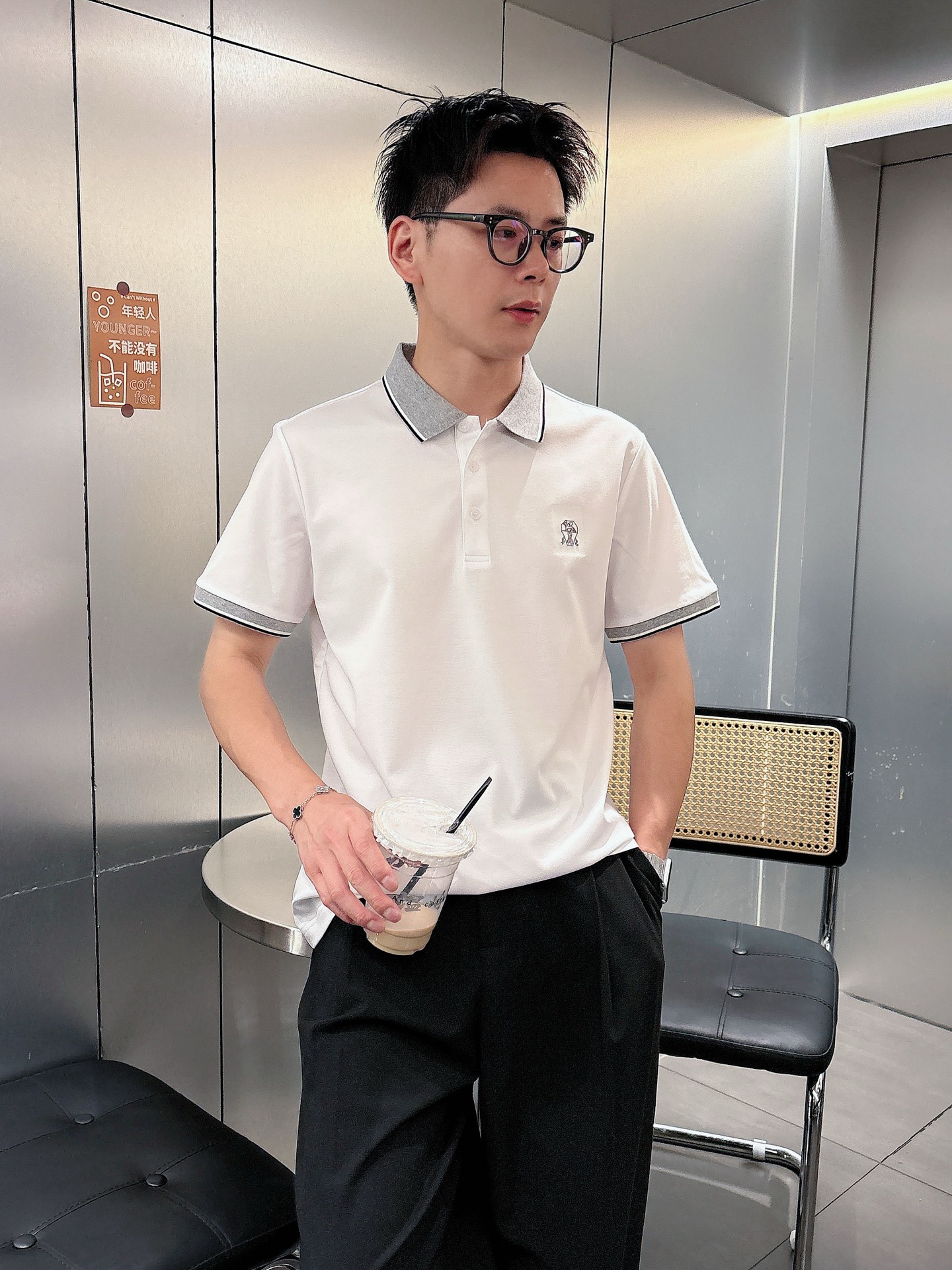  BC夏季新品翻领Polo短袖
时尚单品设计，更加时尚舒适，高标准定制，上身非常有型，奢华品牌经典LOG