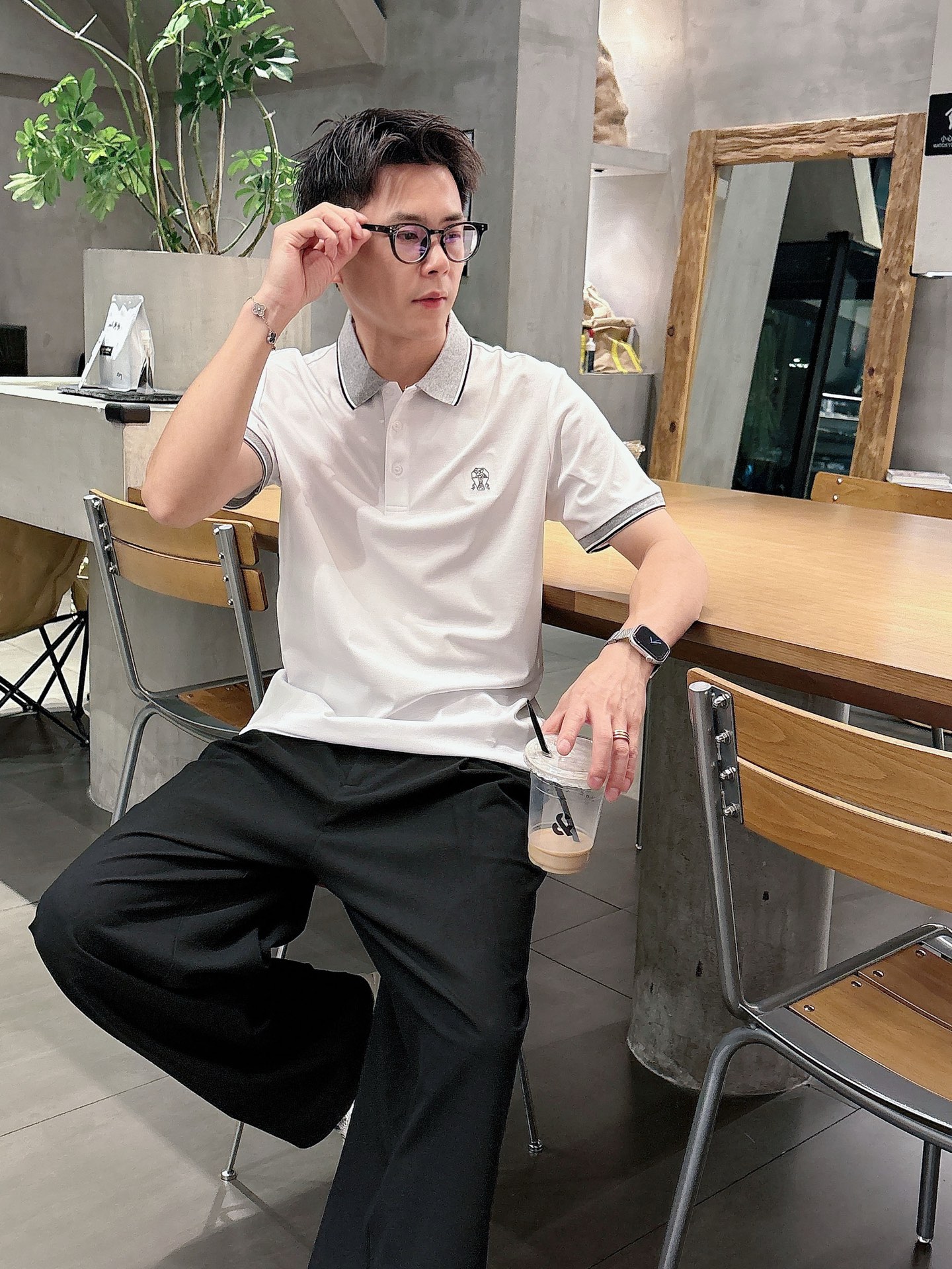  BC夏季新品翻领Polo短袖
时尚单品设计，更加时尚舒适，高标准定制，上身非常有型，奢华品牌经典LOG