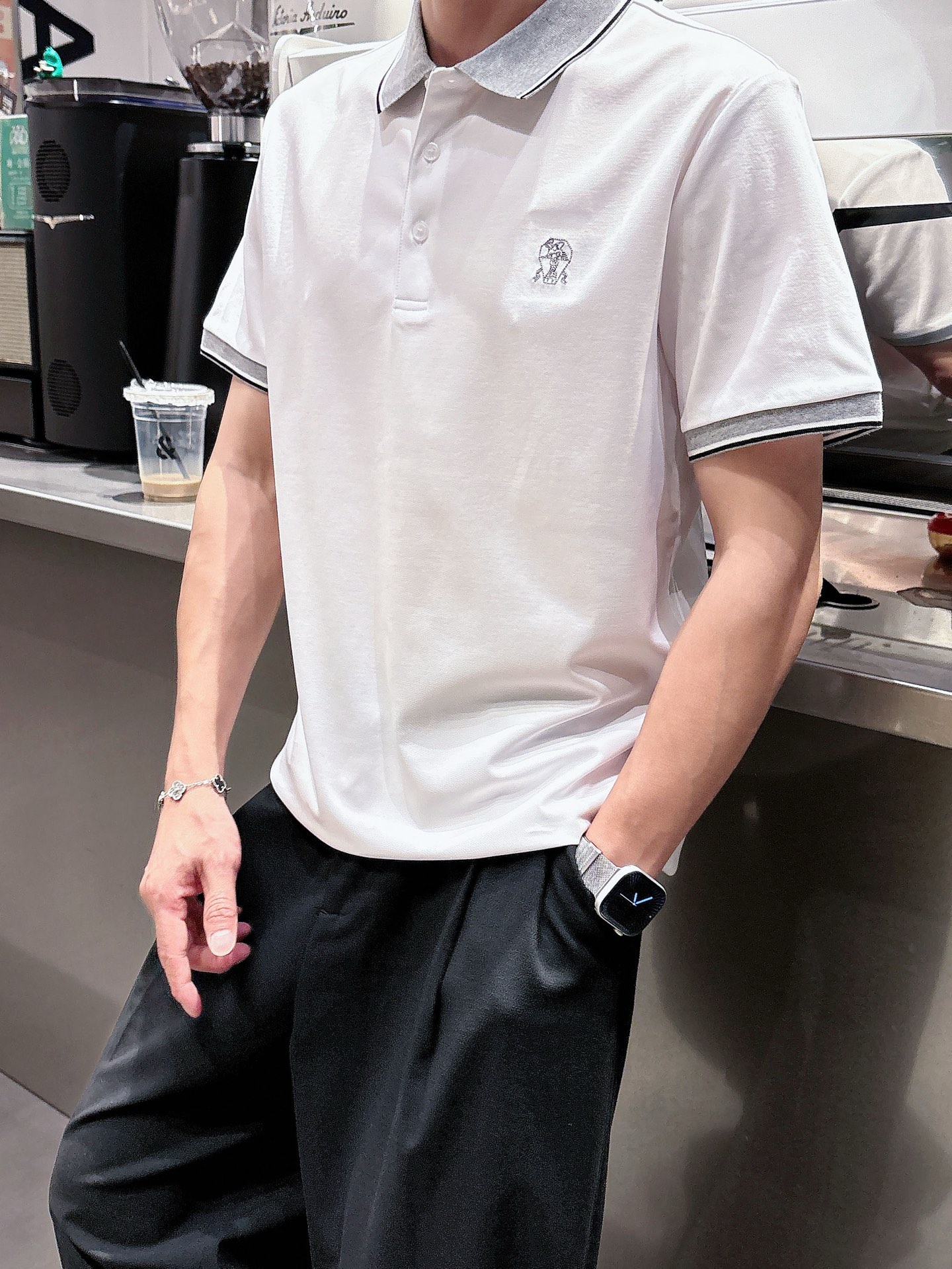  BC夏季新品翻领Polo短袖
时尚单品设计，更加时尚舒适，高标准定制，上身非常有型，奢华品牌经典LOG