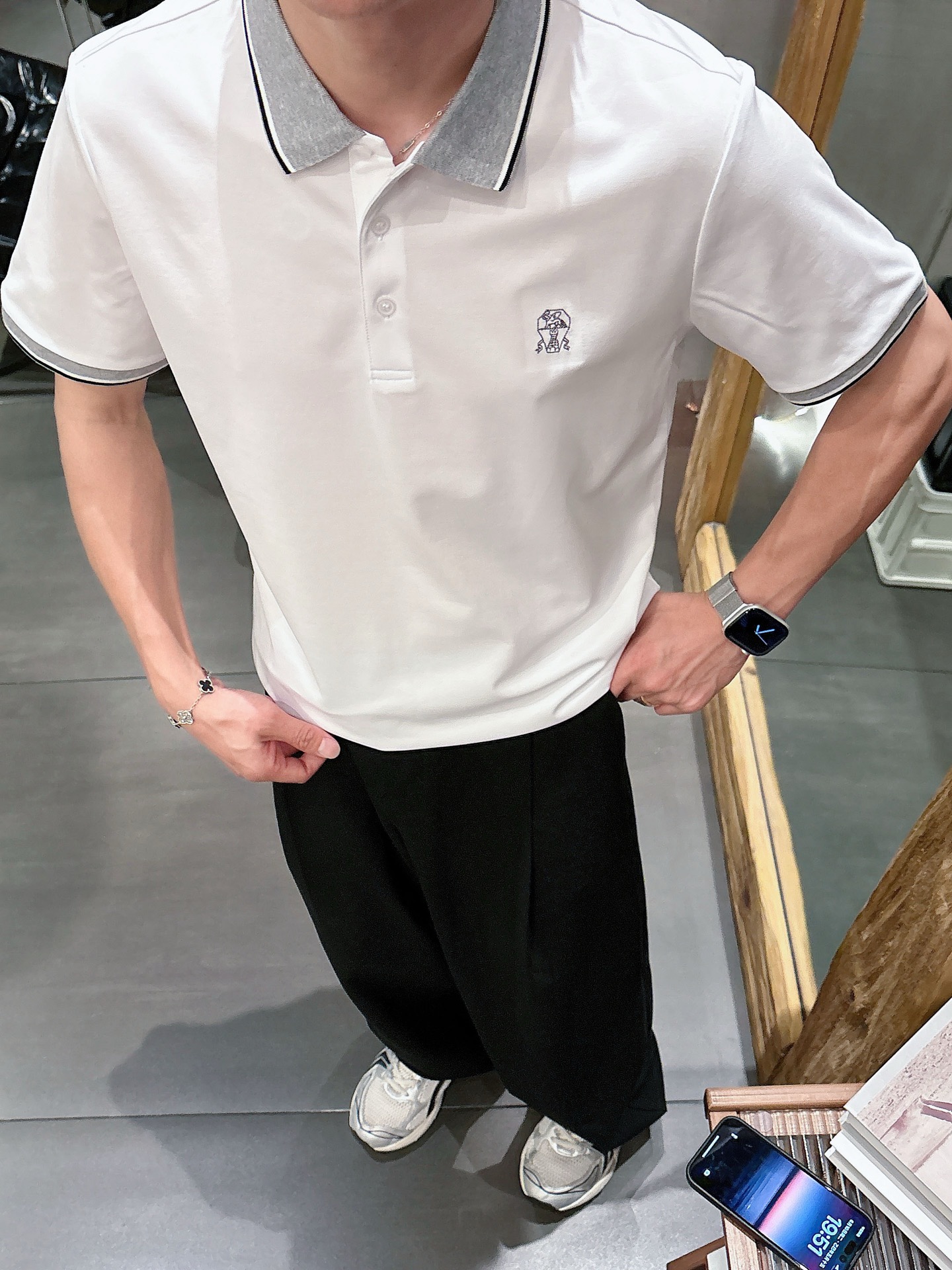  BC夏季新品翻领Polo短袖
时尚单品设计，更加时尚舒适，高标准定制，上身非常有型，奢华品牌经典LOG