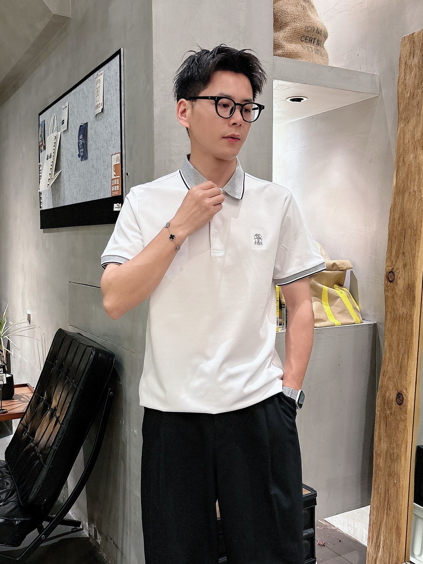  BC夏季新品翻领Polo短袖
时尚单品设计，更加时尚舒适，高标准定制，上身非常有型，奢华品牌经典LOG