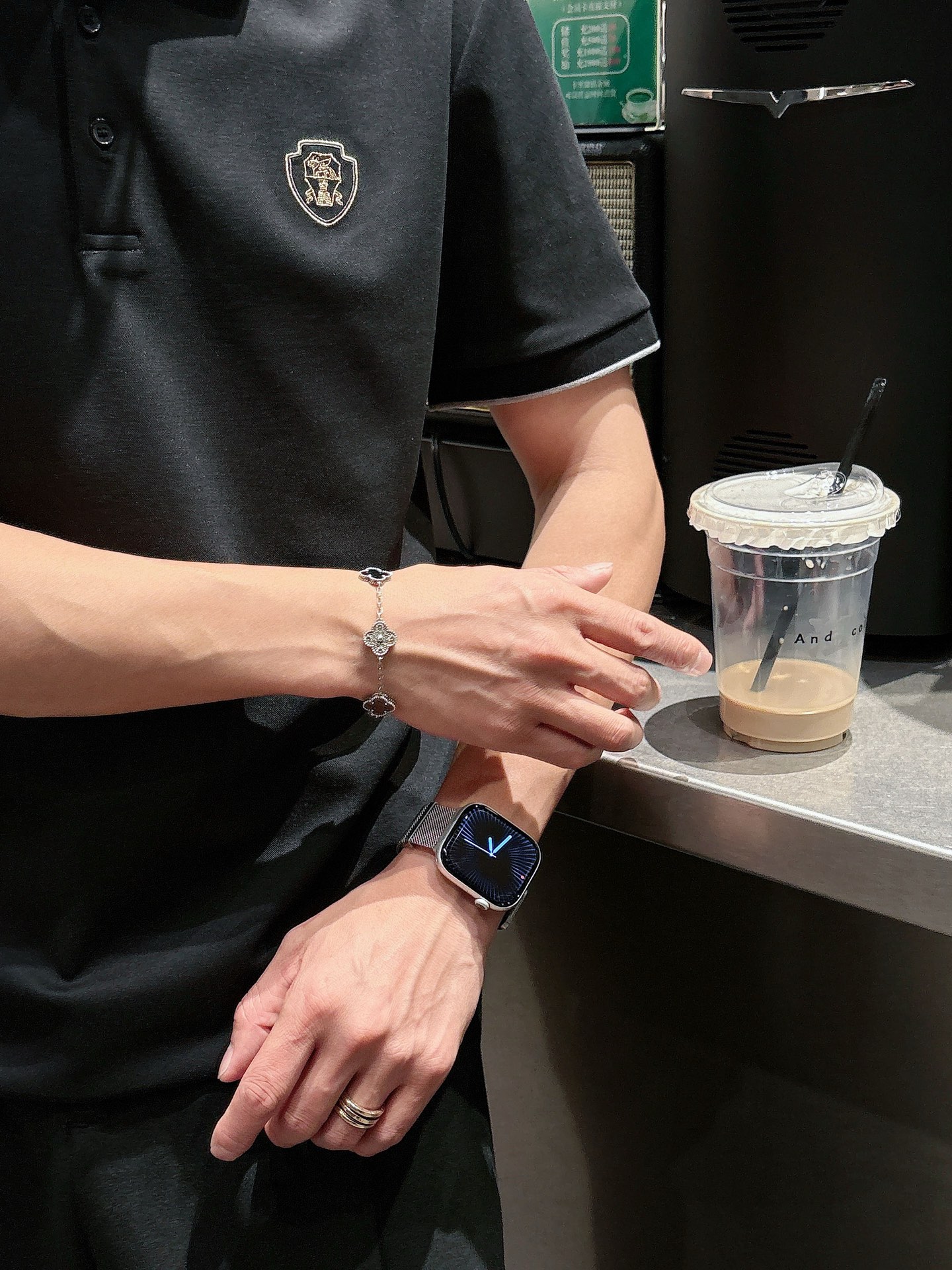  BC夏季新品翻领Polo短袖
时尚单品设计，更加时尚舒适，高标准定制，上身非常有型，奢华品牌经典LOG