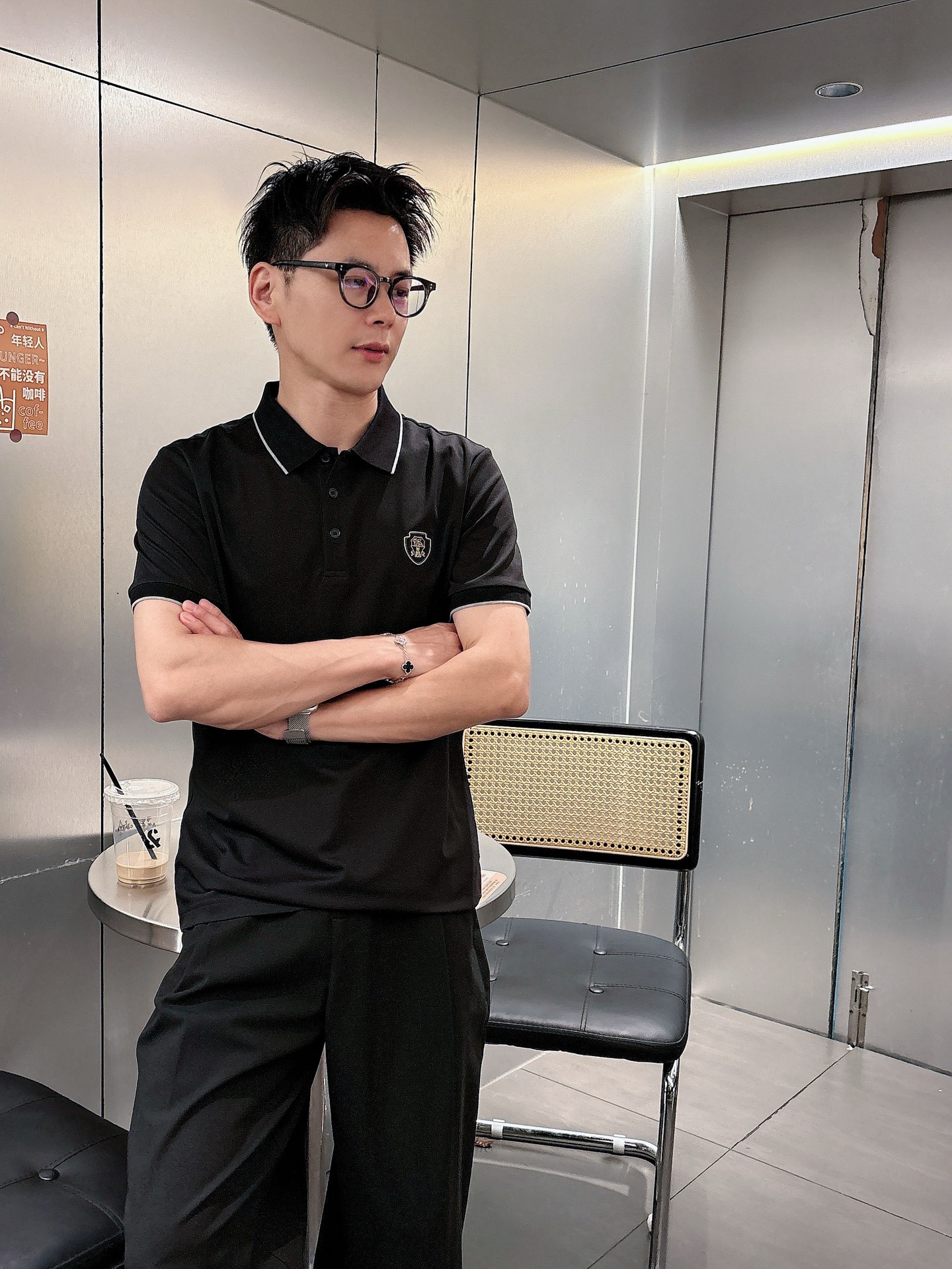  BC夏季新品翻领Polo短袖
时尚单品设计，更加时尚舒适，高标准定制，上身非常有型，奢华品牌经典LOG