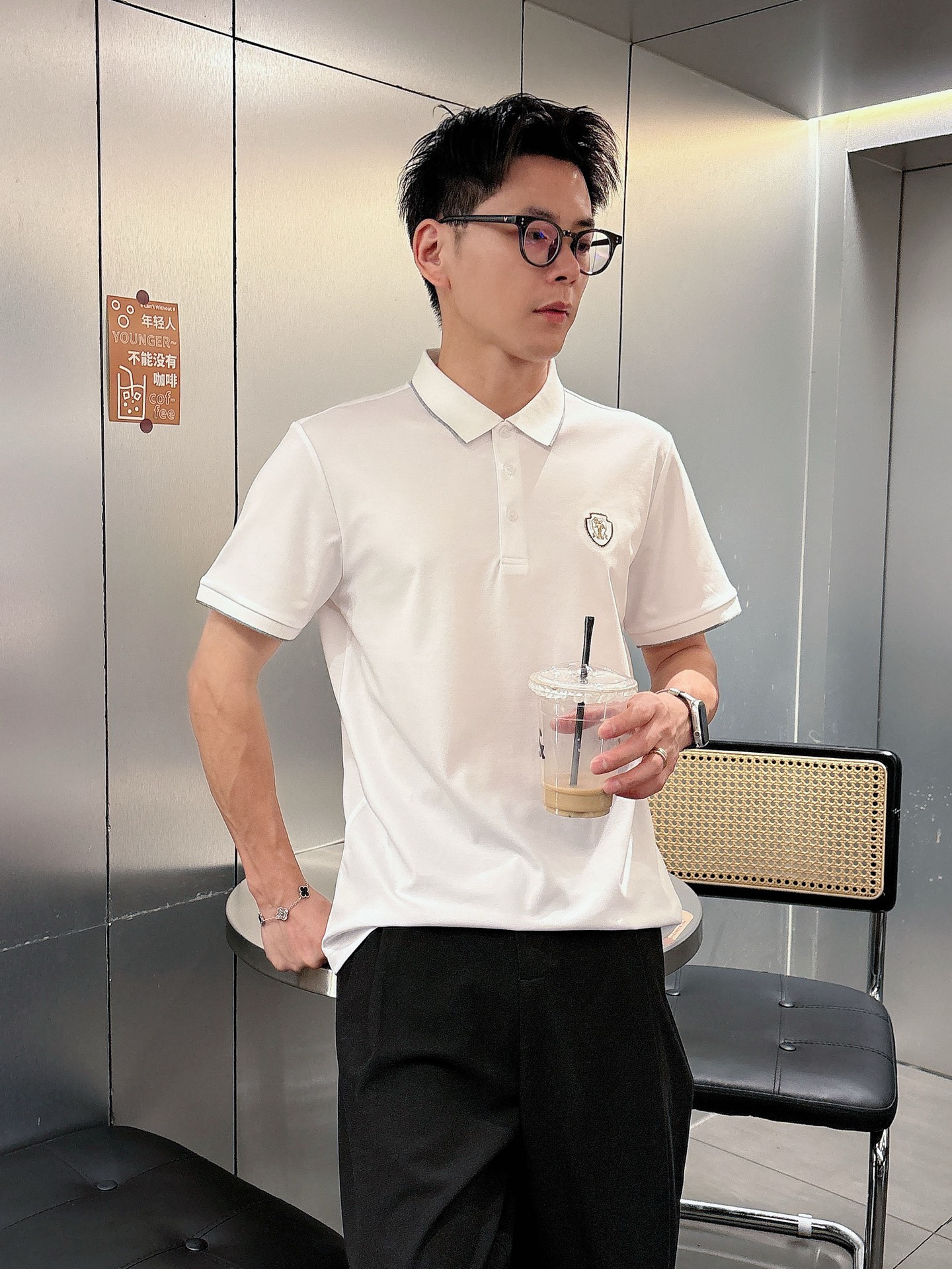  BC夏季新品翻领Polo短袖
时尚单品设计，更加时尚舒适，高标准定制，上身非常有型，奢华品牌经典LOG