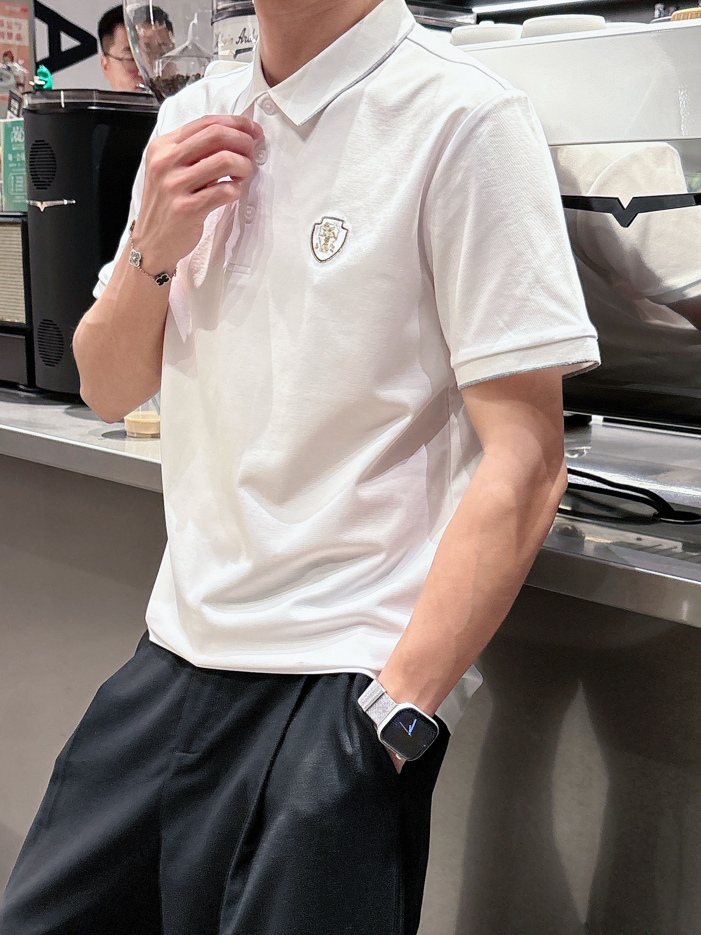  BC夏季新品翻领Polo短袖
时尚单品设计，更加时尚舒适，高标准定制，上身非常有型，奢华品牌经典LOG