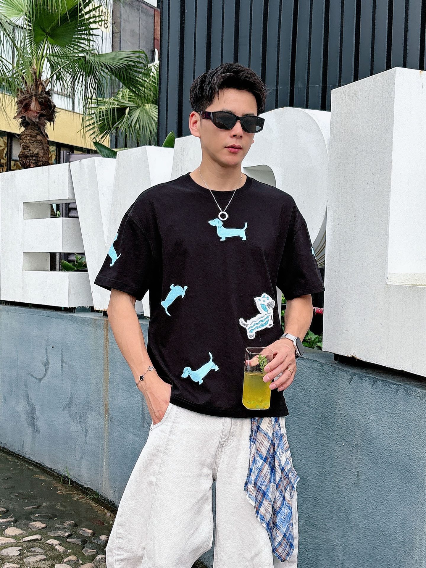 TB。春夏新款首发专柜最新款短袖圆领T恤 高端订制 设计前卫时尚！品牌logo重工艺设计 高端定制230