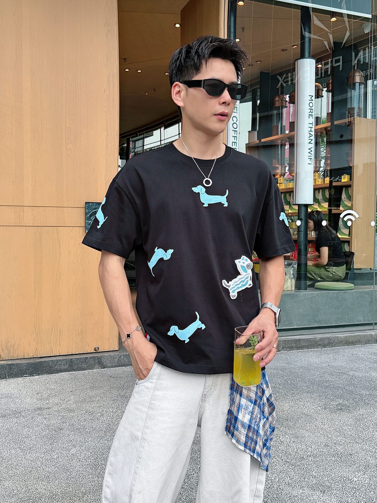 TB。春夏新款首发专柜最新款短袖圆领T恤 高端订制 设计前卫时尚！品牌logo重工艺设计 高端定制230