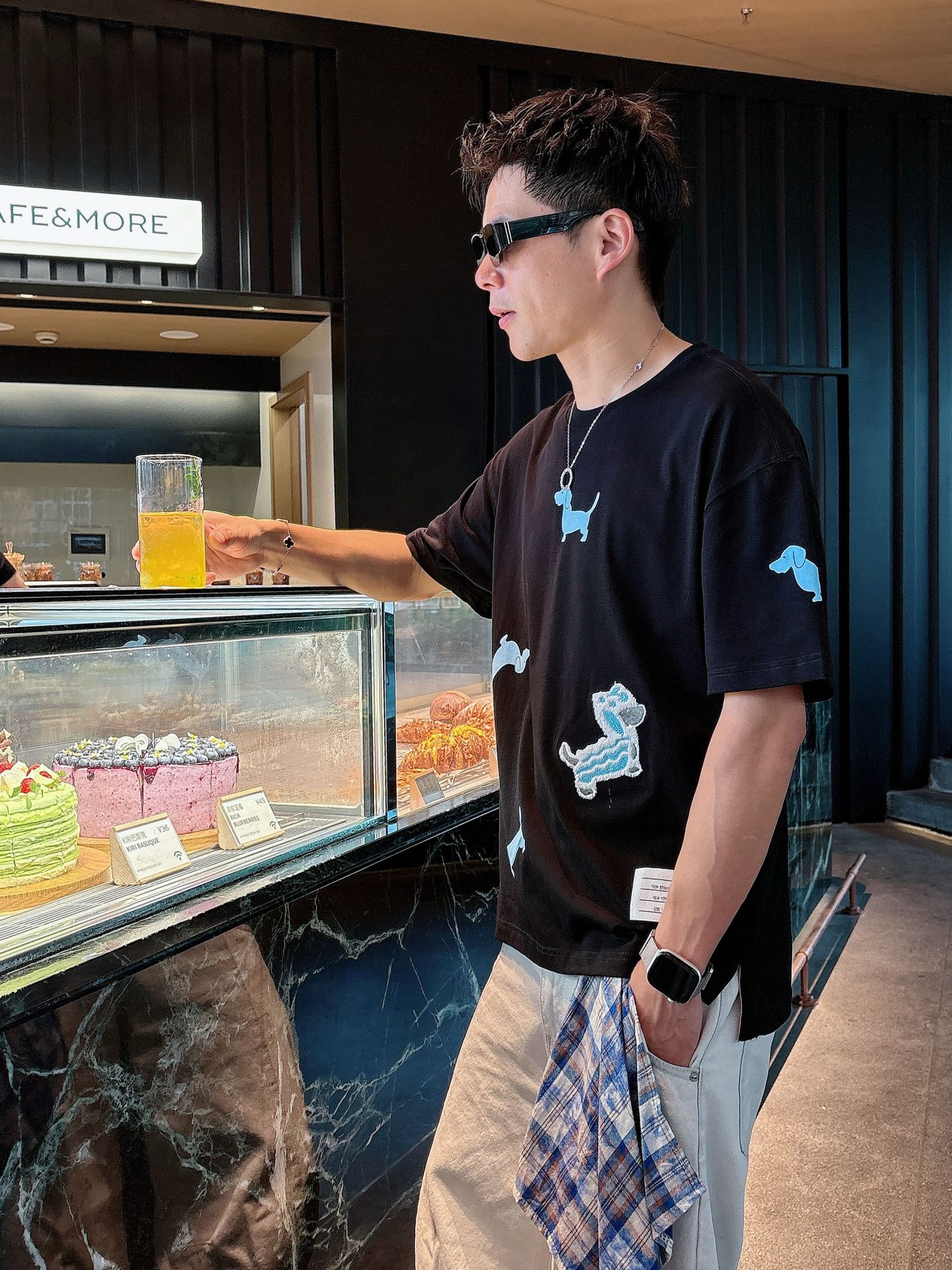 TB。春夏新款首发专柜最新款短袖圆领T恤 高端订制 设计前卫时尚！品牌logo重工艺设计 高端定制230