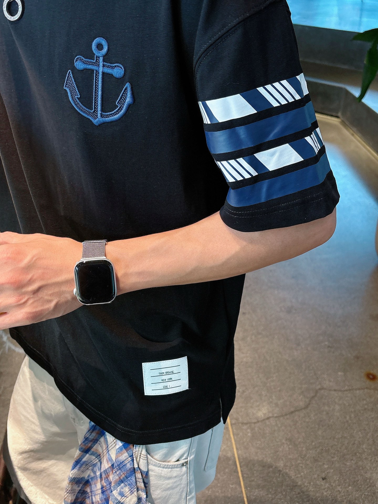  TB。春夏新款首发专柜最新款短袖圆领T恤 高端订制 设计前卫时尚！品牌logo重工艺设计 高端定制23