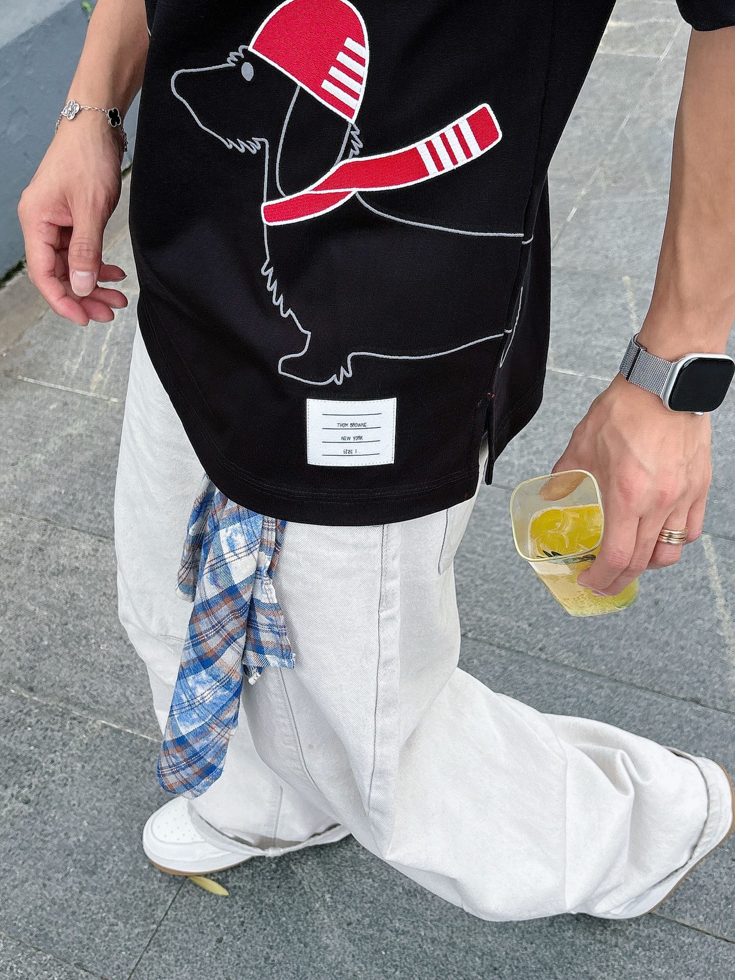 TB。春夏新款首发专柜最新款短袖圆领T恤 高端订制 设计前卫时尚！品牌logo重工艺设计 高端定制230