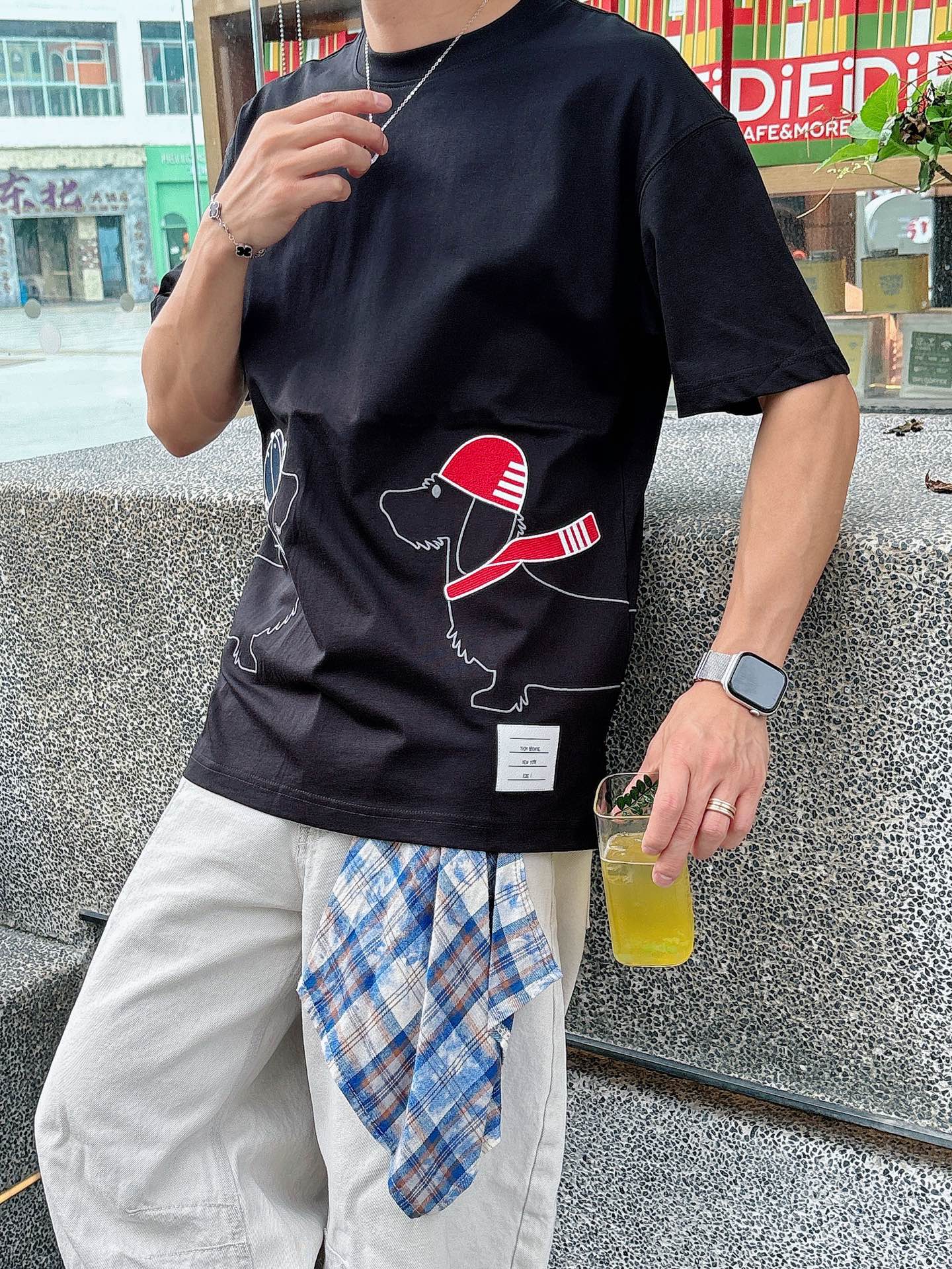 TB。春夏新款首发专柜最新款短袖圆领T恤 高端订制 设计前卫时尚！品牌logo重工艺设计 高端定制230