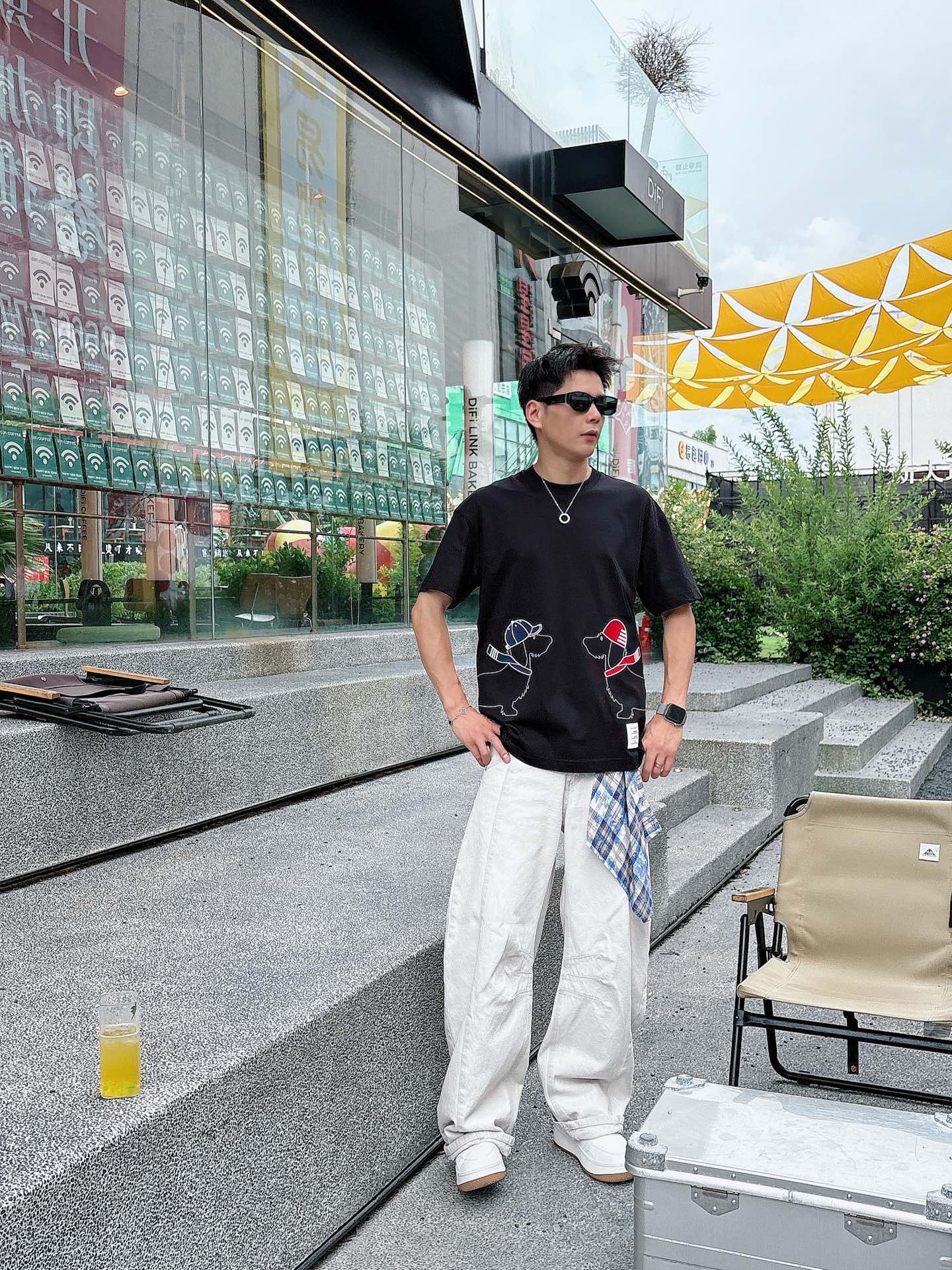 TB。春夏新款首发专柜最新款短袖圆领T恤 高端订制 设计前卫时尚！品牌logo重工艺设计 高端定制230