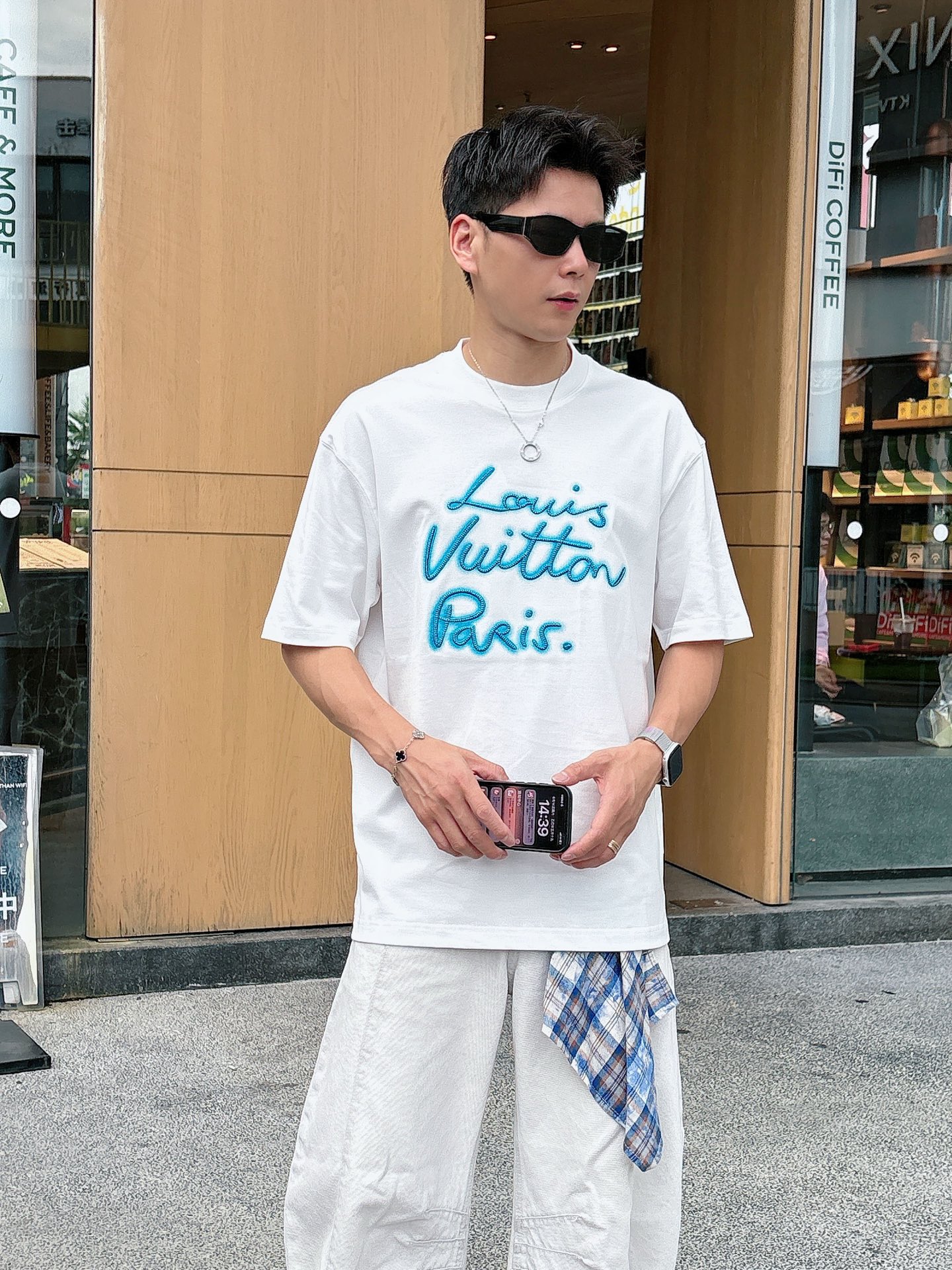 。上新lv 25 SS 新疆长绒棉 上身舒适亲肤 纯棉质感 经典百搭 黑白 码数M-3Xl