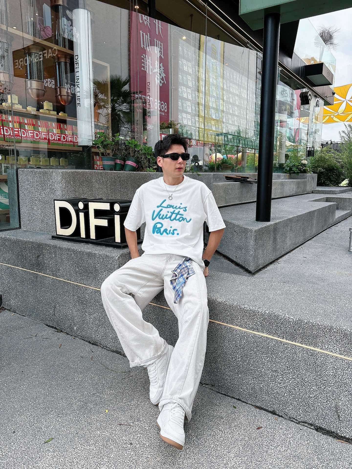 。上新lv 25 SS 新疆长绒棉 上身舒适亲肤 纯棉质感 经典百搭 黑白 码数M-3Xl