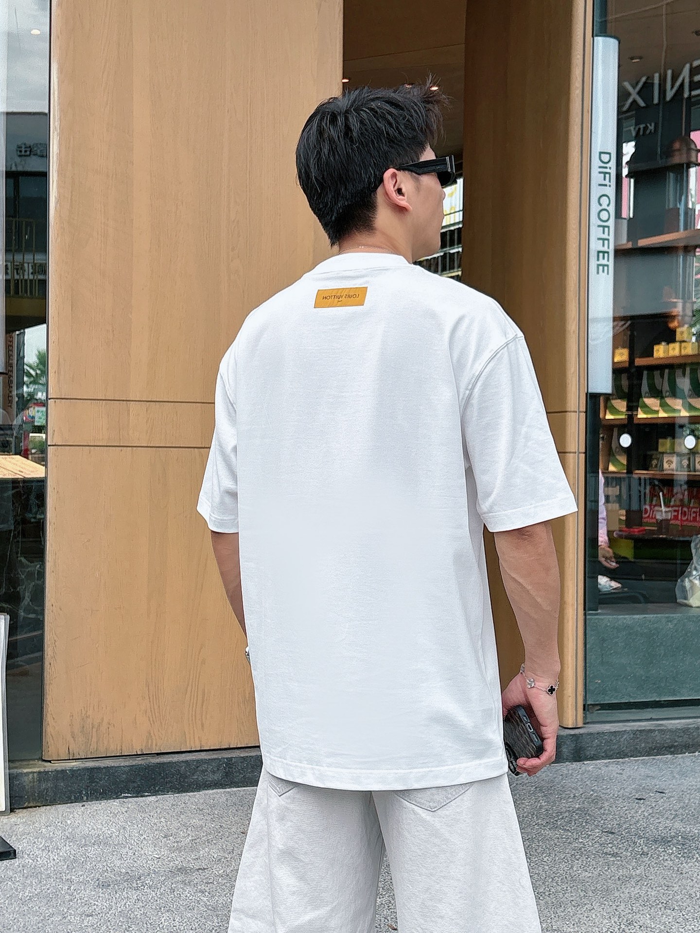 。上新lv 25 SS 新疆长绒棉 上身舒适亲肤 纯棉质感 经典百搭 黑白 码数M-3Xl