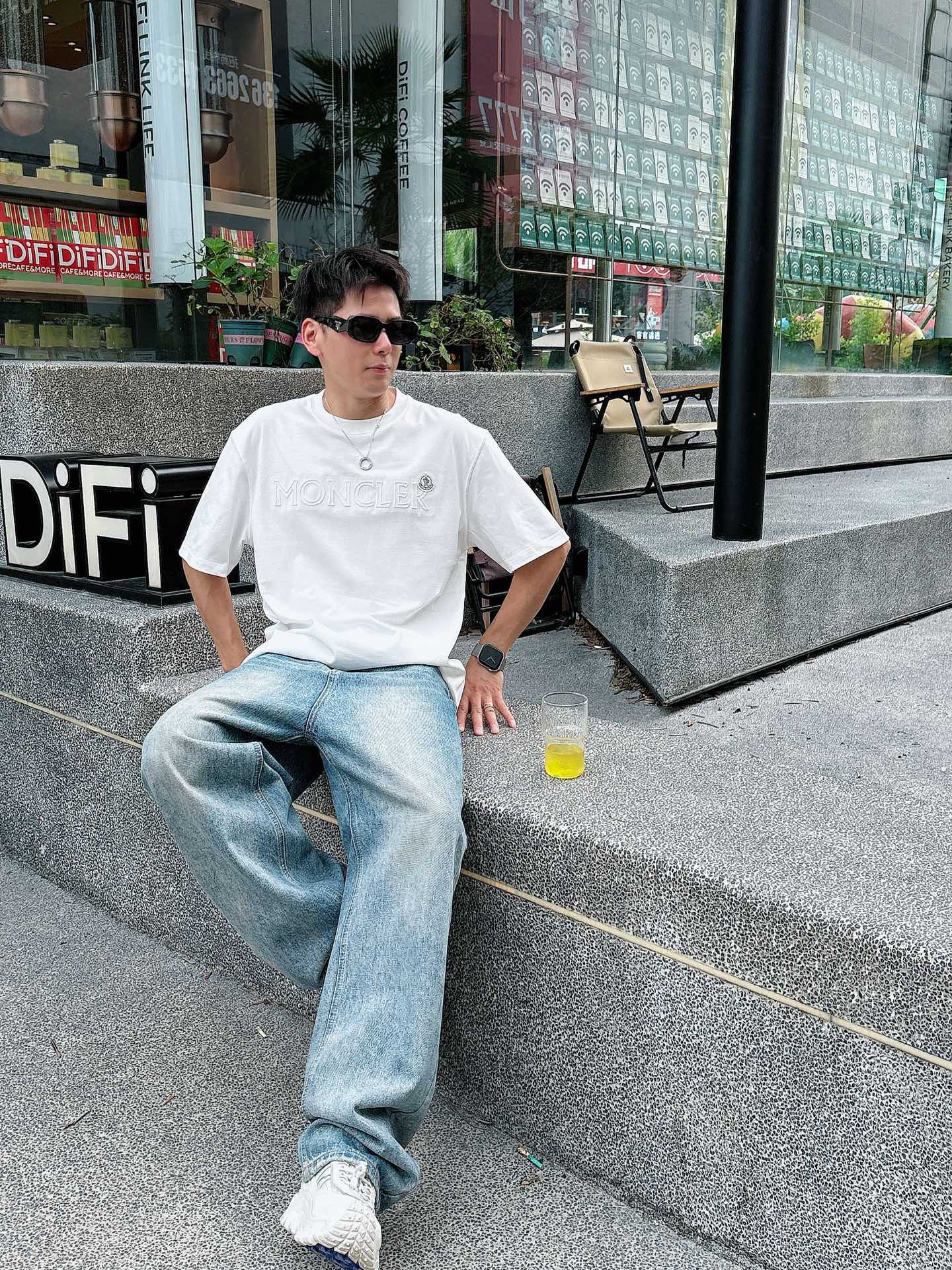  MONCRER 2025春夏新款首发专柜最新款短袖圆领T恤 高端订制 设计前卫时尚！品牌logo重工艺