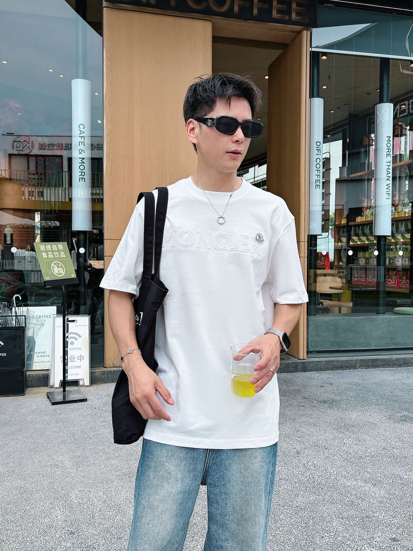  MONCRER 2025春夏新款首发专柜最新款短袖圆领T恤 高端订制 设计前卫时尚！品牌logo重工艺