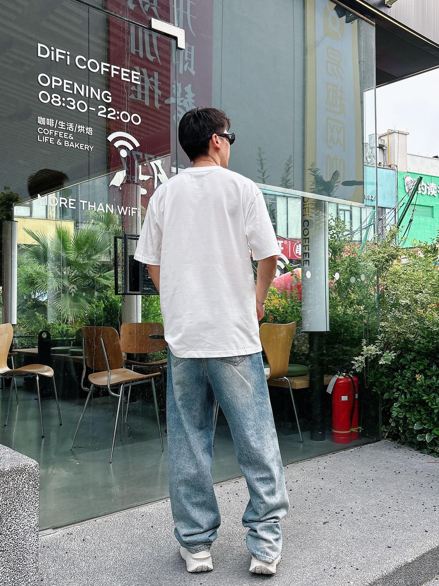  MONCRER 2025春夏新款首发专柜最新款短袖圆领T恤 高端订制 设计前卫时尚！品牌logo重工艺