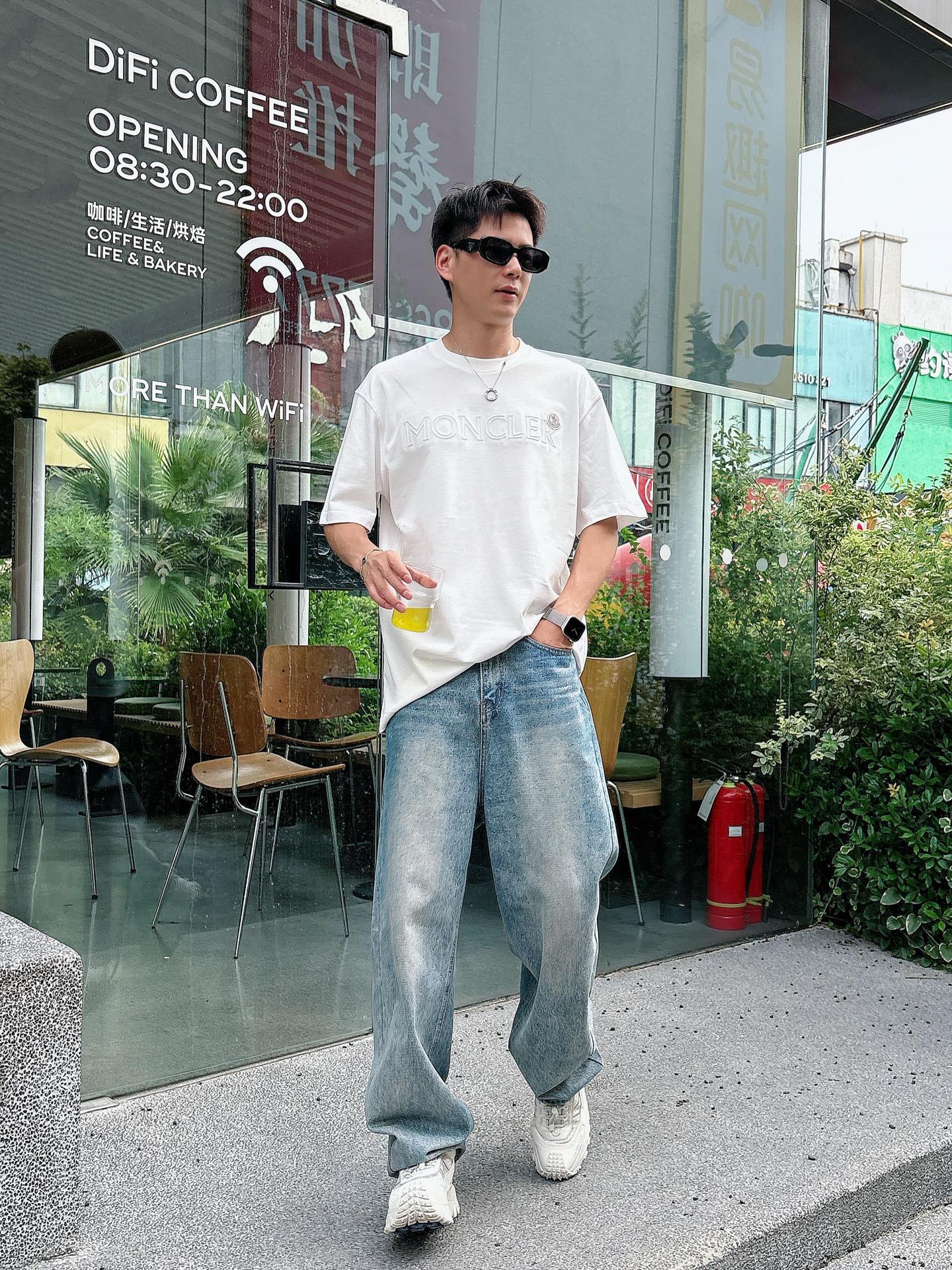  MONCRER 2025春夏新款首发专柜最新款短袖圆领T恤 高端订制 设计前卫时尚！品牌logo重工艺