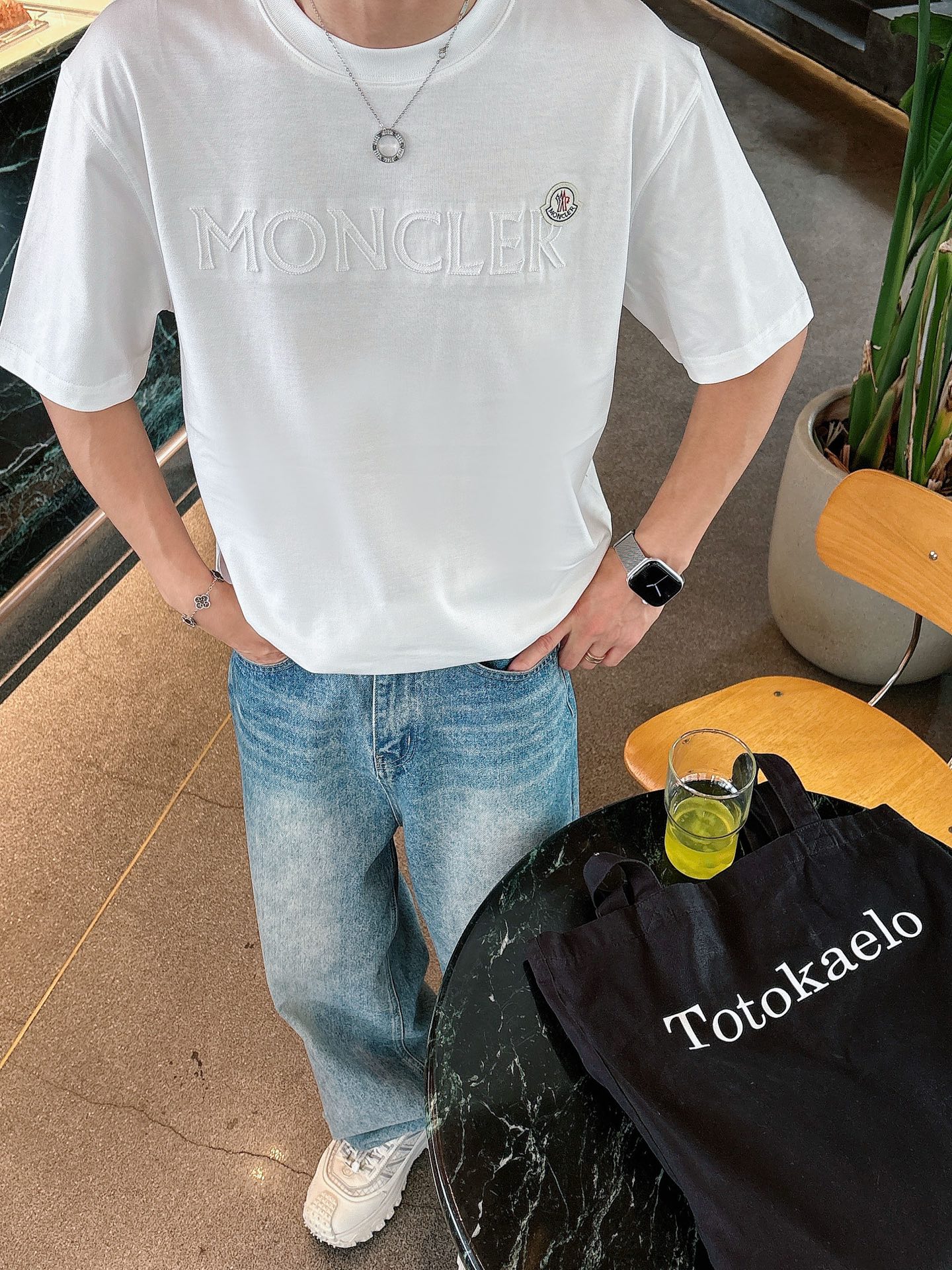  MONCRER 2025春夏新款首发专柜最新款短袖圆领T恤 高端订制 设计前卫时尚！品牌logo重工艺