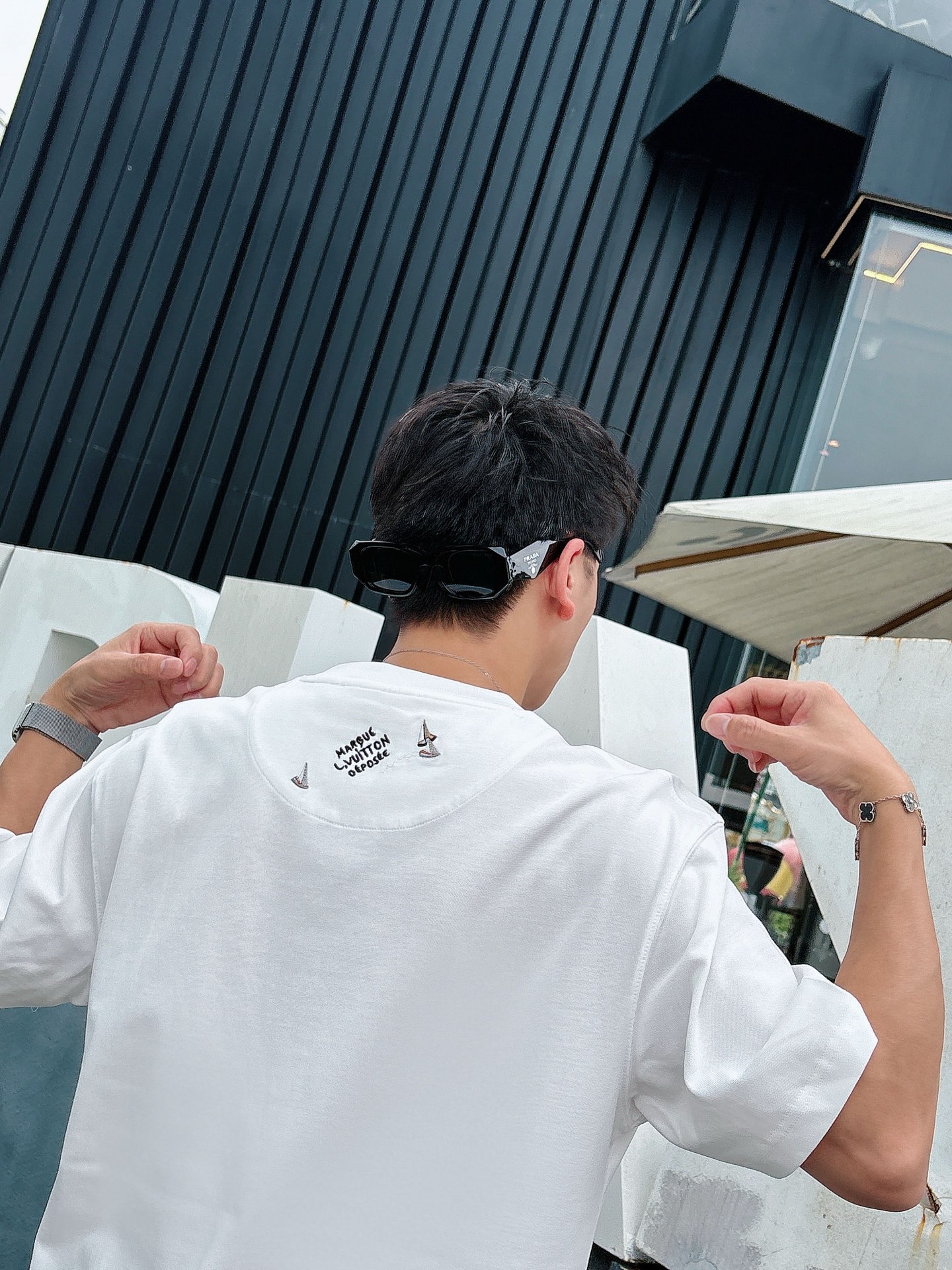  Lv 2025春夏新款首发专柜最新款短袖圆领T恤 高端订制 设计前卫时尚！品牌logo重工艺设计 高端