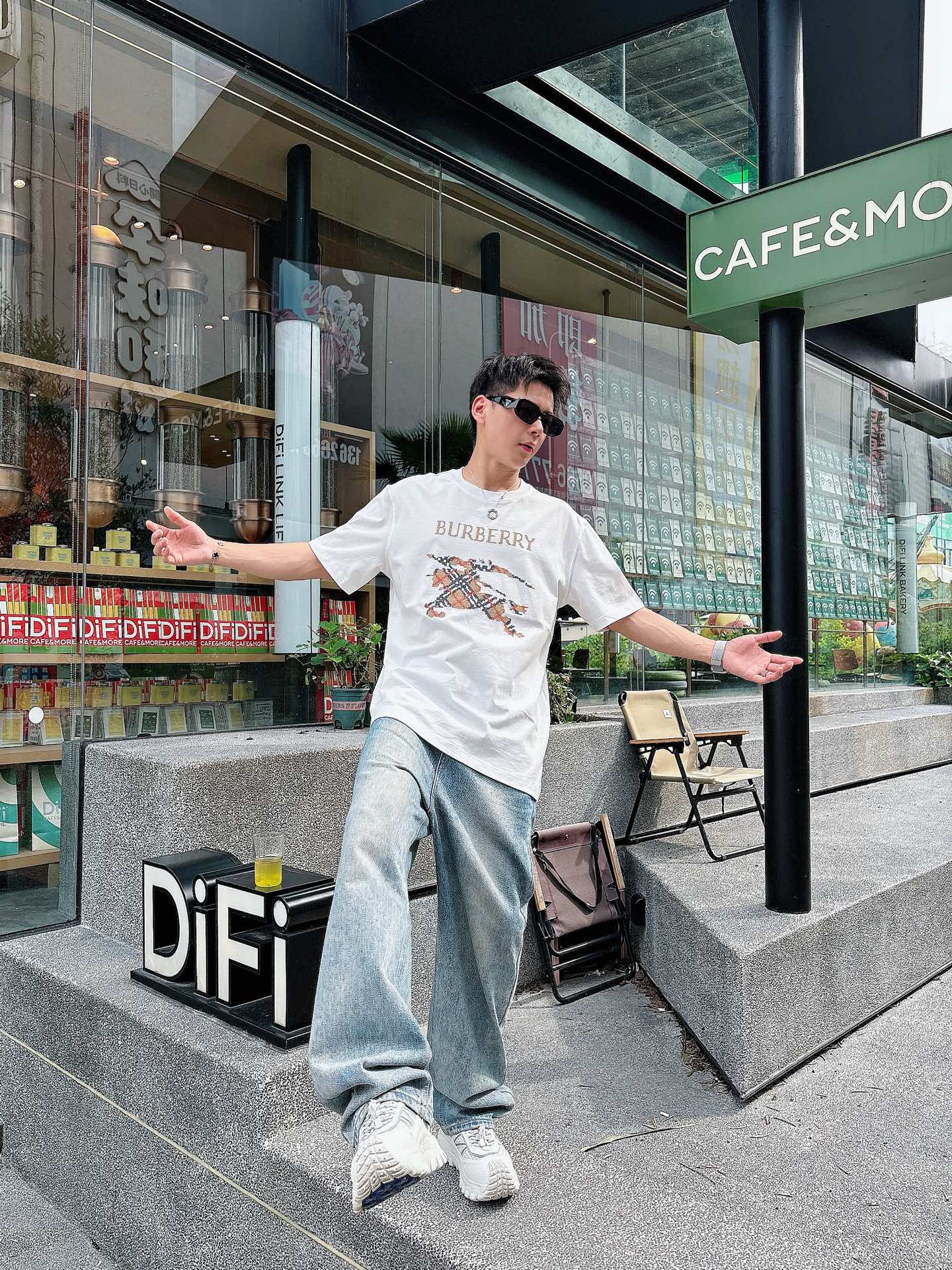  BBR 2025春夏新款首发专柜最新款短袖圆领T恤 高端订制 设计前卫时尚！品牌logo重工艺设计 高