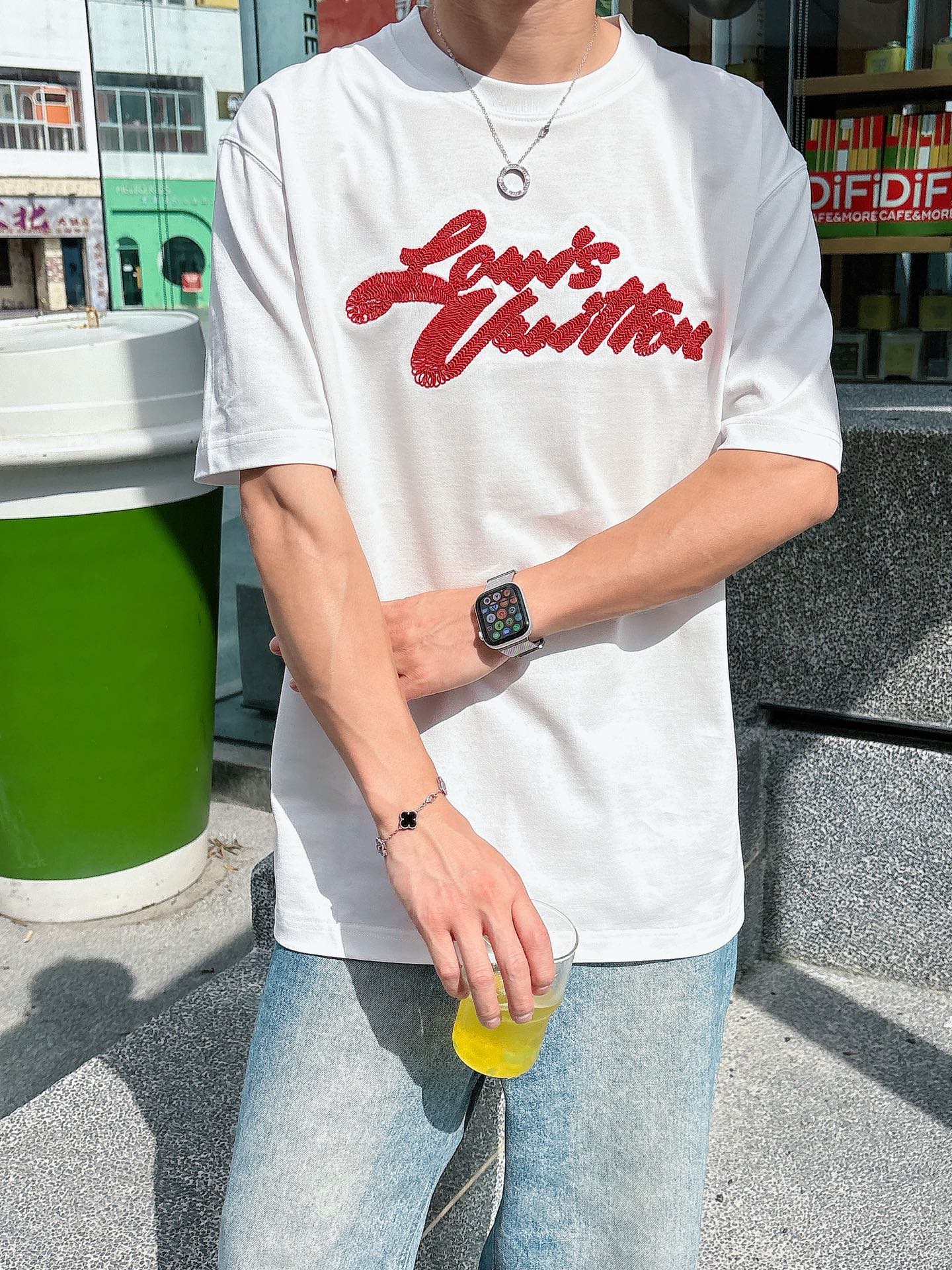  Lv 2025春夏新款首发专柜最新款短袖圆领T恤 高端订制 设计前卫时尚！品牌logo重工艺设计 高端