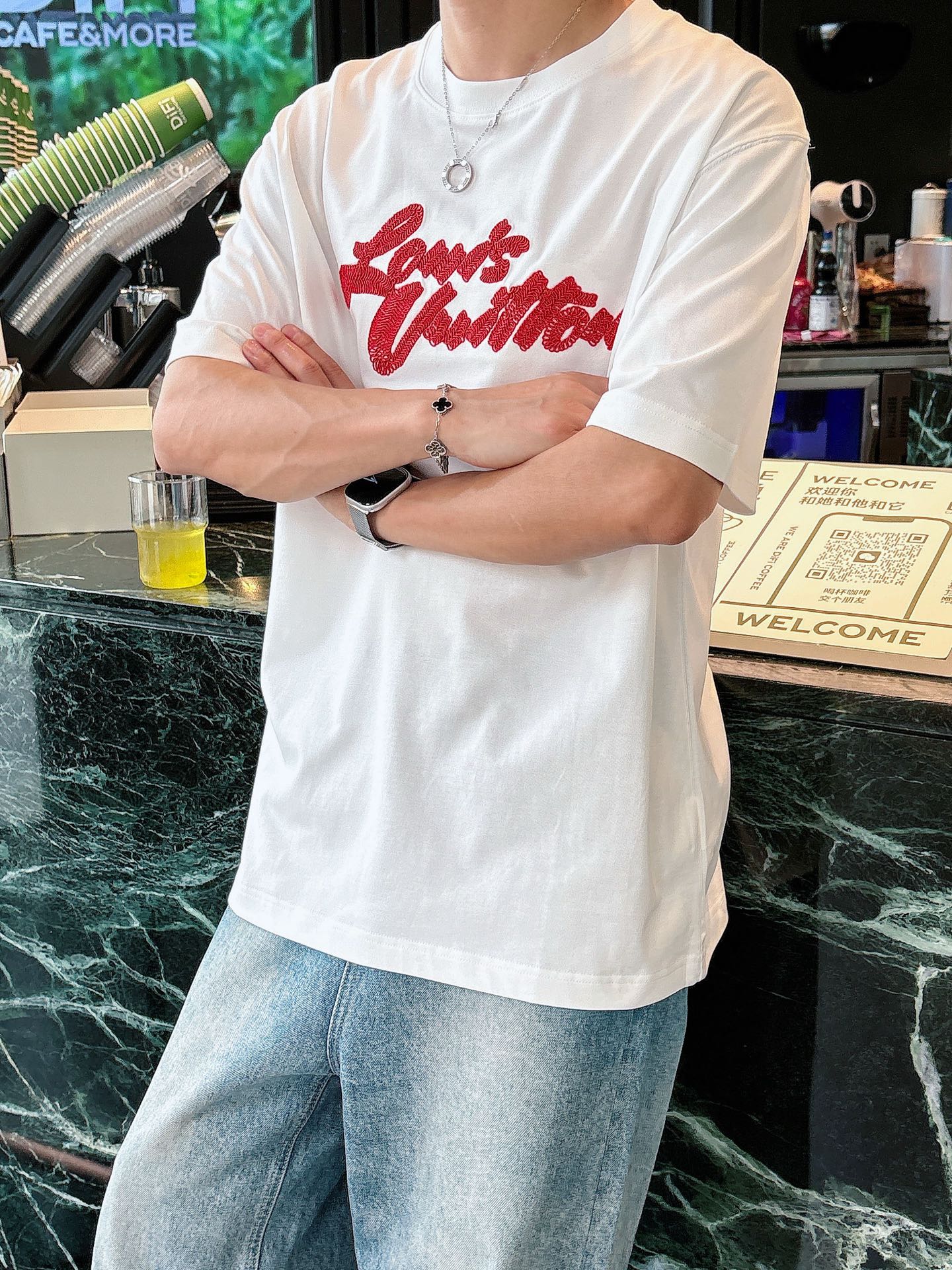  Lv 2025春夏新款首发专柜最新款短袖圆领T恤 高端订制 设计前卫时尚！品牌logo重工艺设计 高端