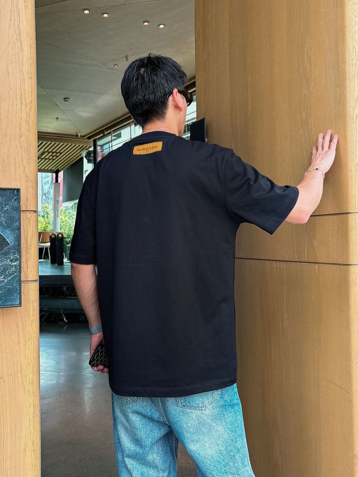  Lv 2025春夏新款首发专柜最新款短袖圆领T恤 高端订制 设计前卫时尚！品牌logo重工艺设计 高端