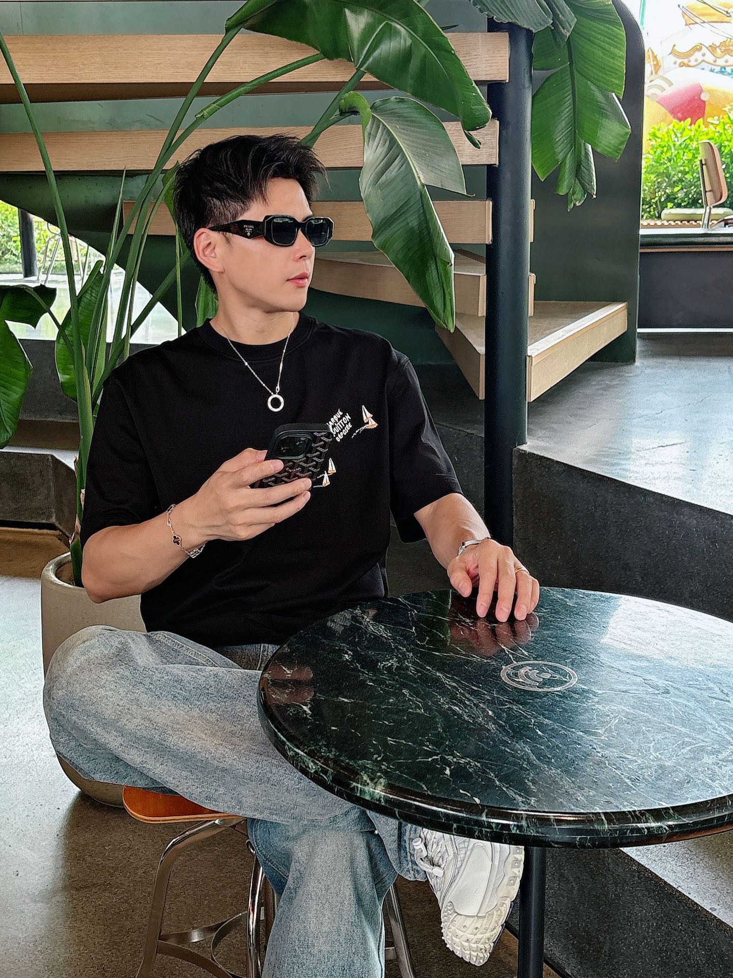  Lv 2025春夏新款首发专柜最新款短袖圆领T恤 高端订制 设计前卫时尚！品牌logo重工艺设计 高端