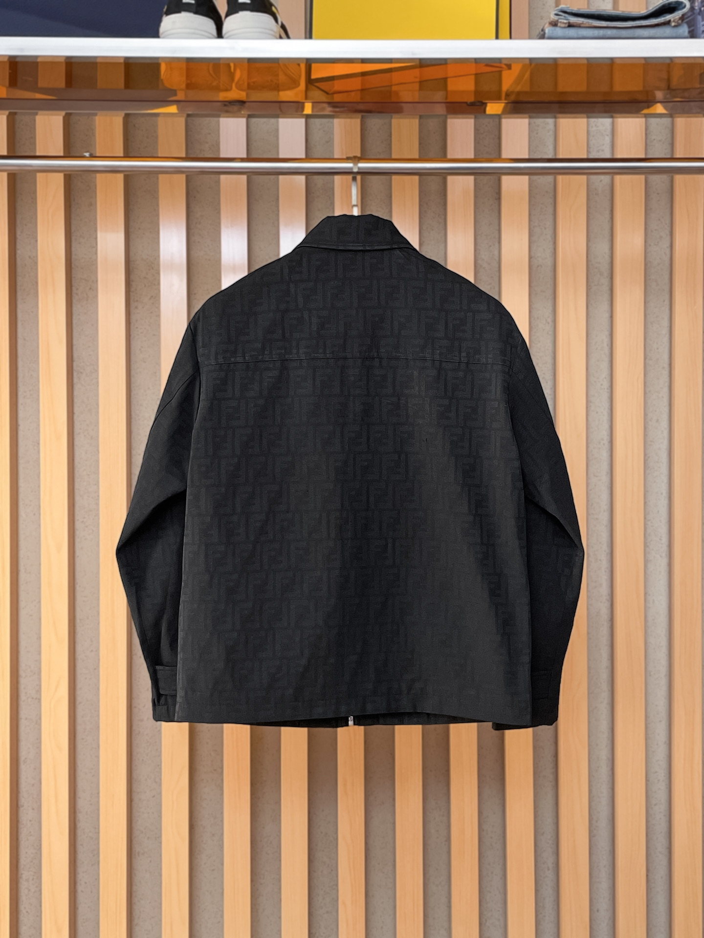 上新 。芬迪官网同款，三标齐全！2025新款男士夹克外套，时尚休闲高端版本！专柜定制面料 透气舒适度高，