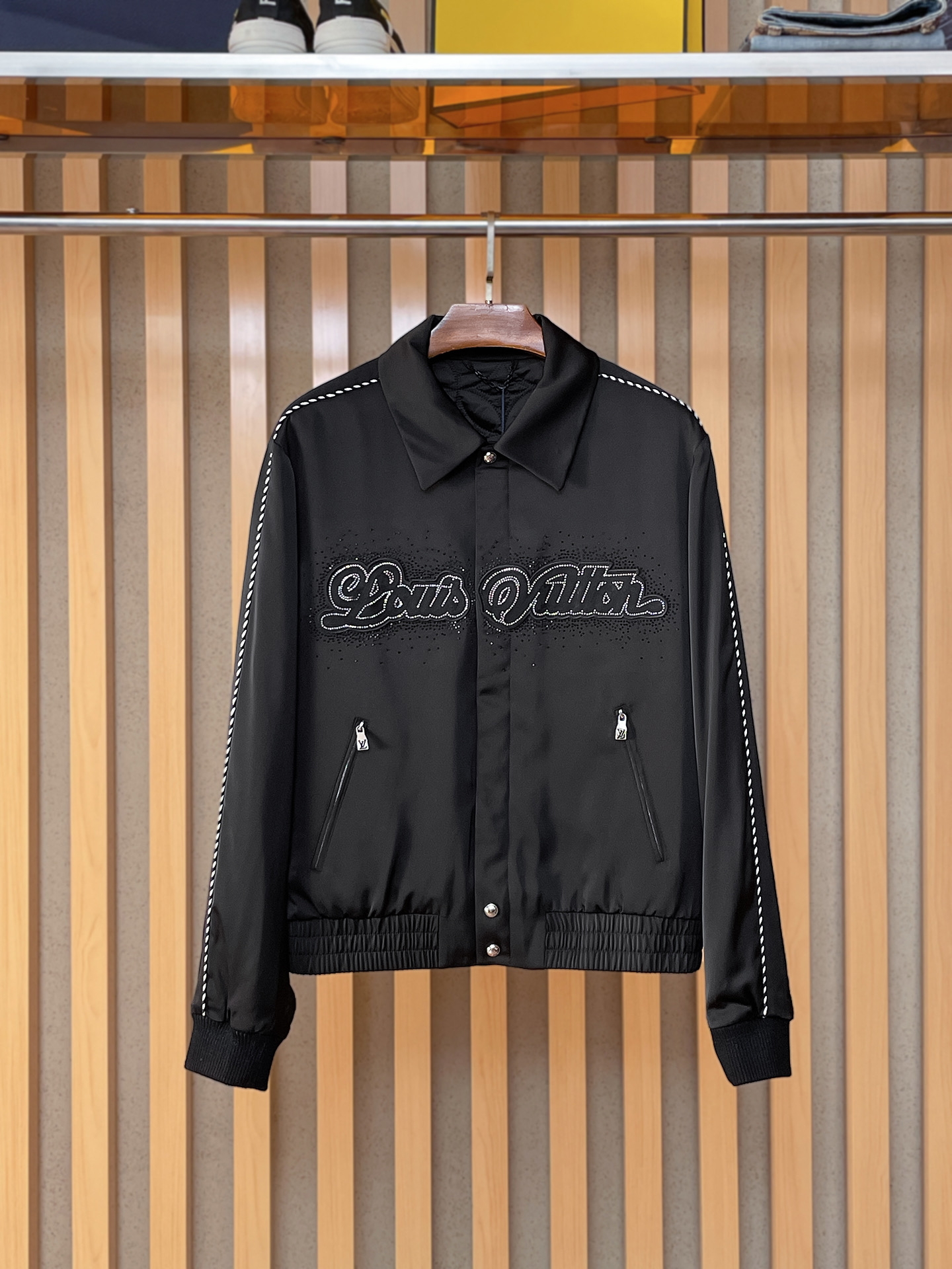 顶级版本lv家官网同款，三标齐全！2025新款男士夹克外套，时尚休闲高端版本！专柜定制面料 透气舒适度高