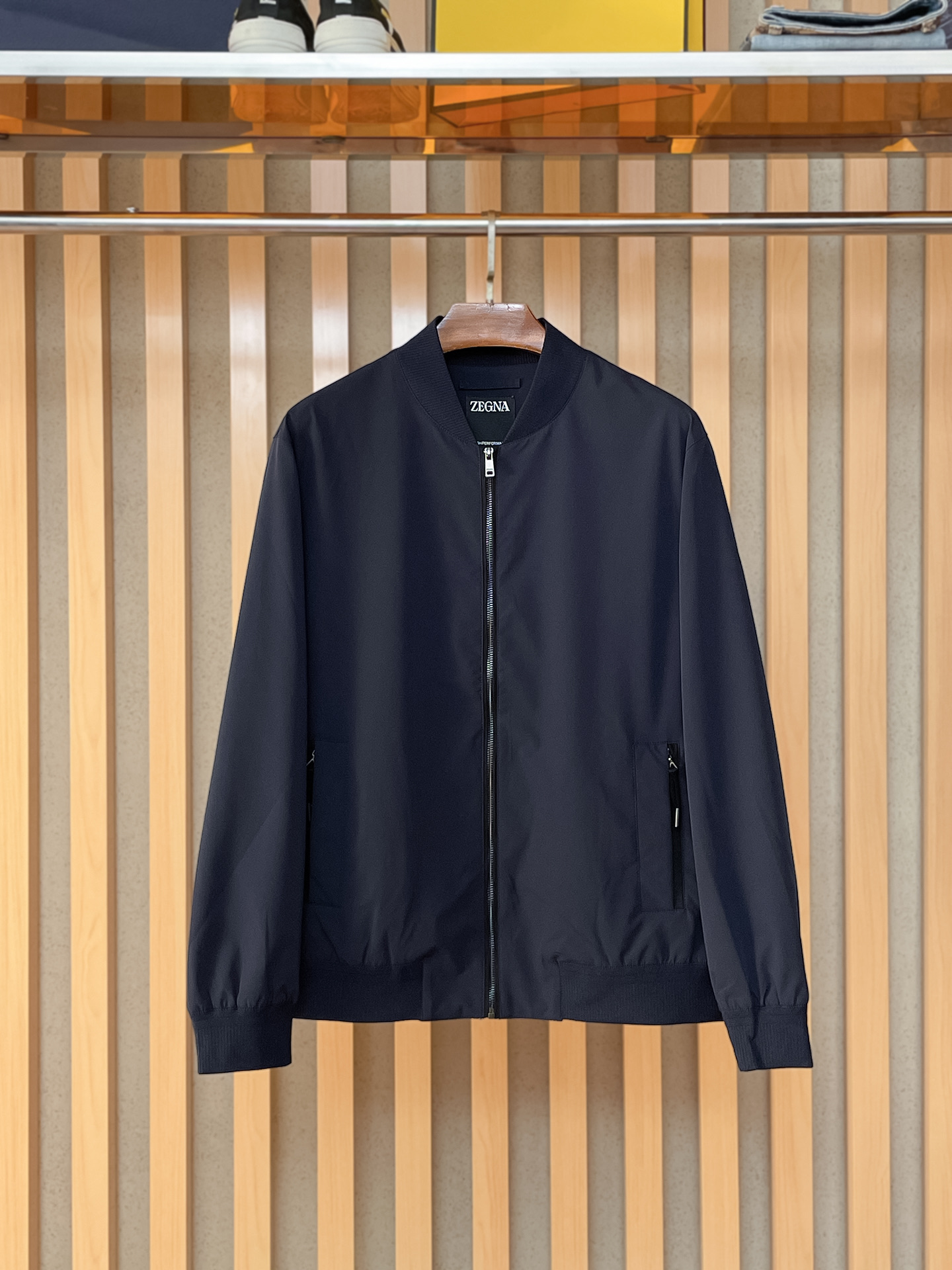 ZEGNA 代购级别牛货！2025柜台同步系列 原版五金 面料选用进口聚酯纤维面料，光泽感强，细节用料都