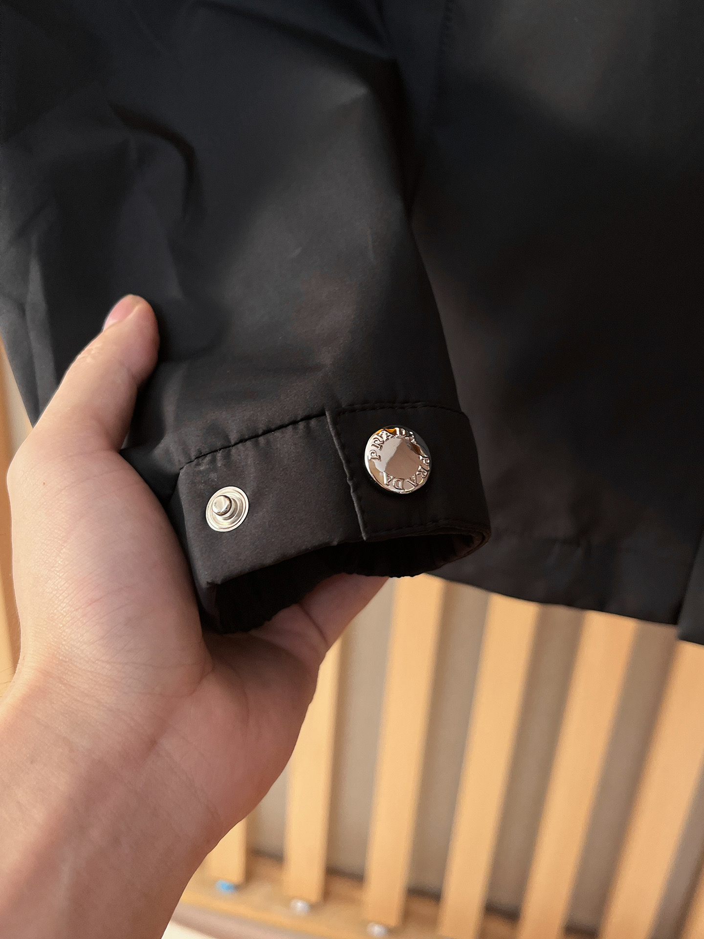 上新 。普拉达官网同款，三标齐全！2025春夏新款男士夹克外套，时尚休闲高端版本！专柜定制面料 透气舒适